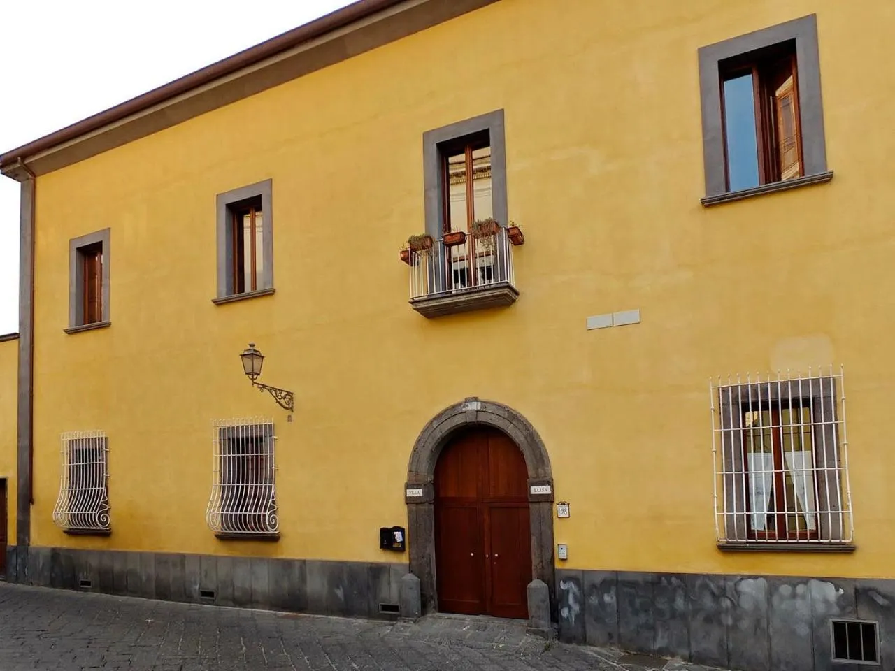 Facade/entrance in B&B Villa Elisa