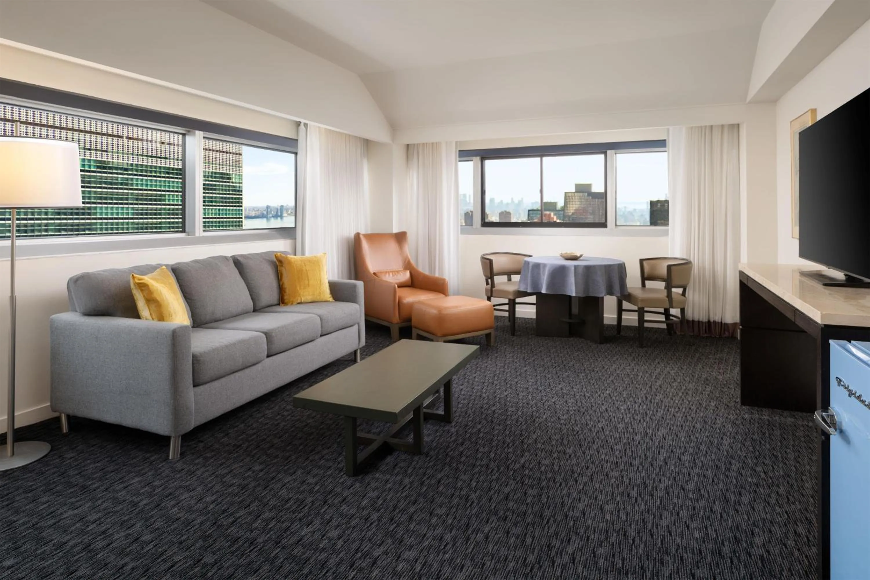 Living room in Millennium Hilton New York One UN Plaza