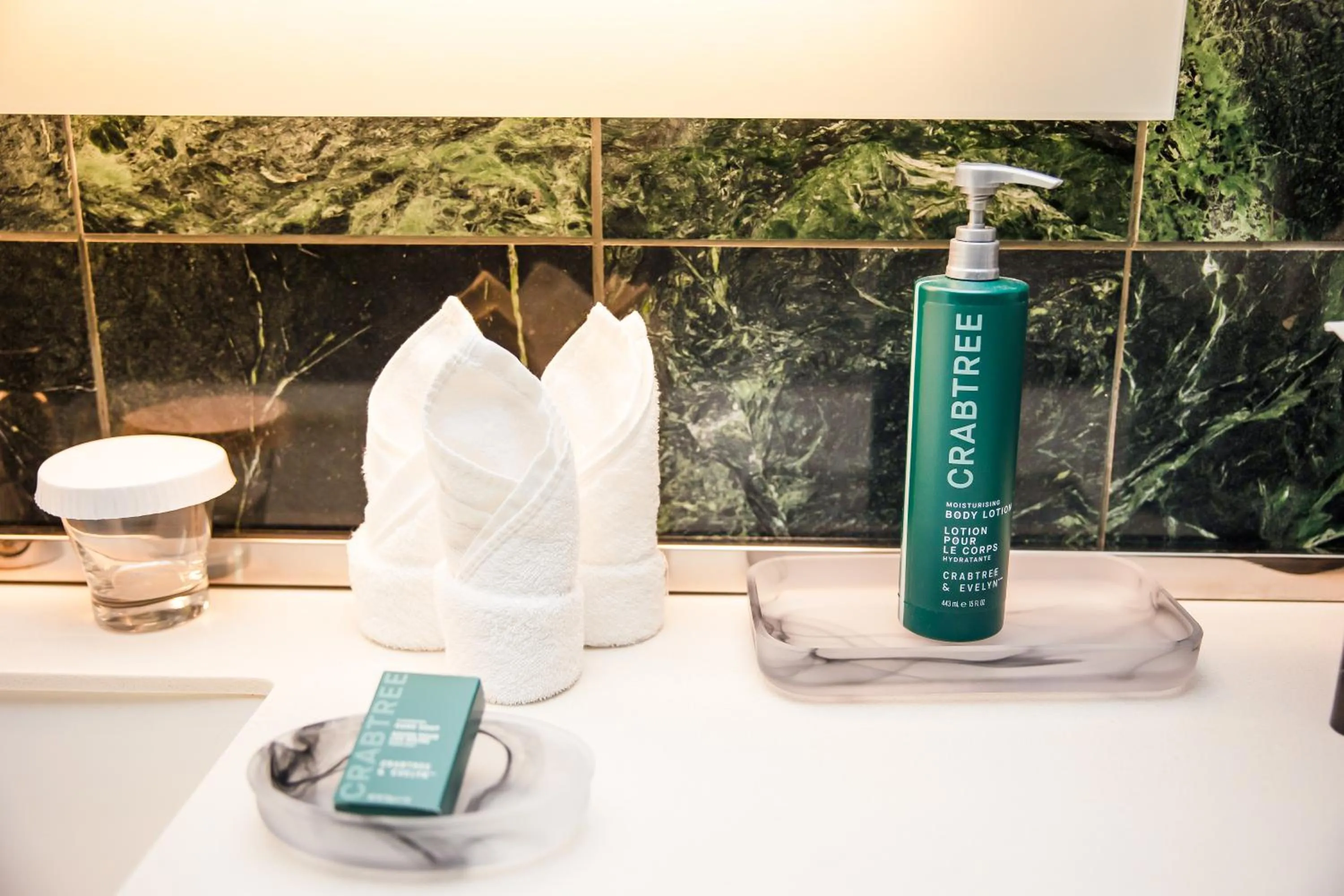 Bathroom in Millennium Hilton New York One UN Plaza