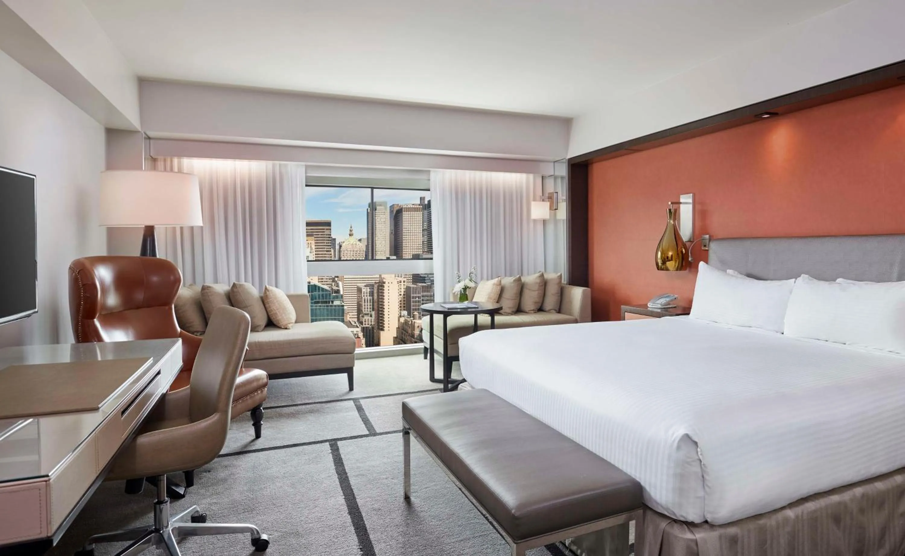 Bed in Millennium Hilton New York One UN Plaza