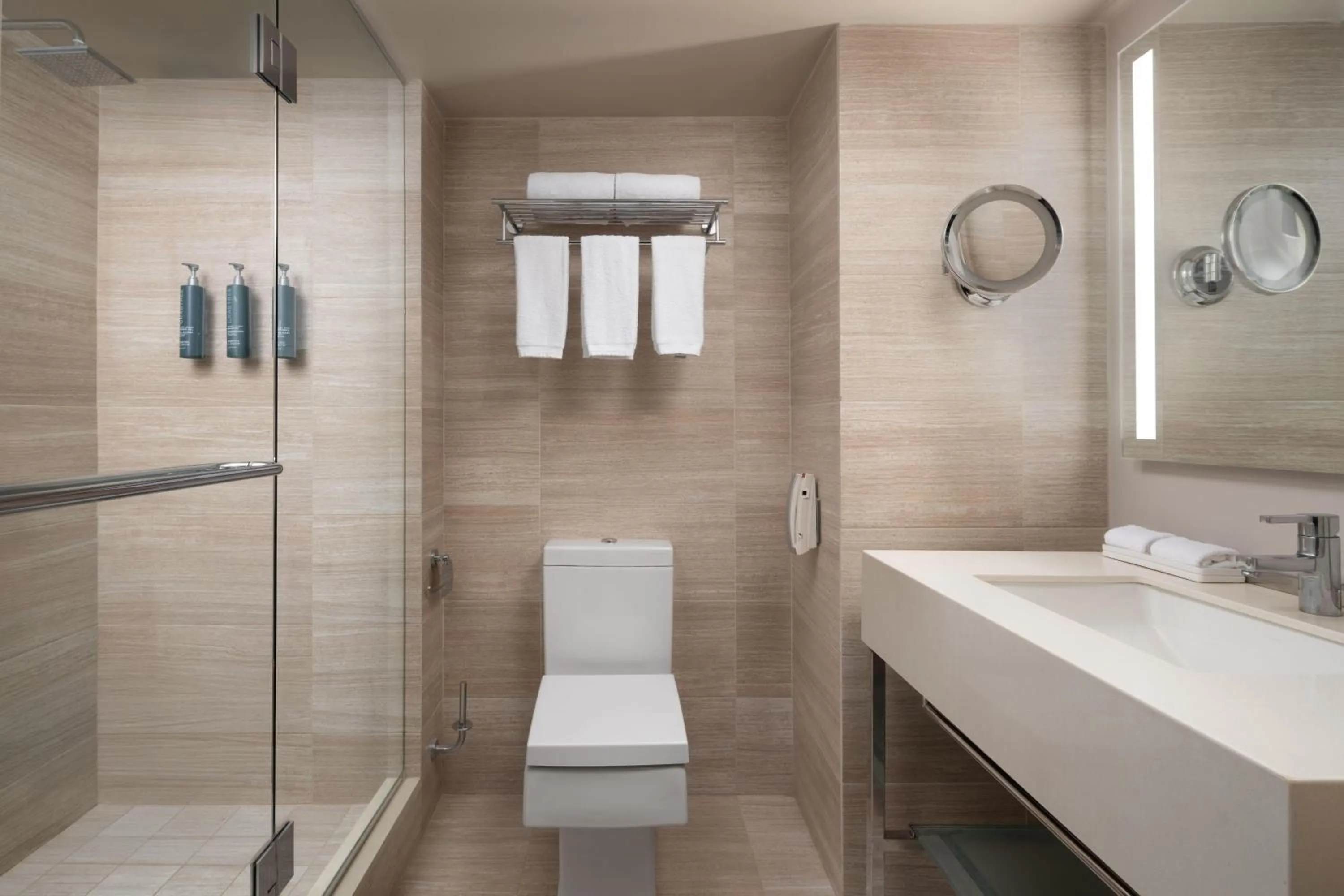 Bathroom in Millennium Hilton New York One UN Plaza