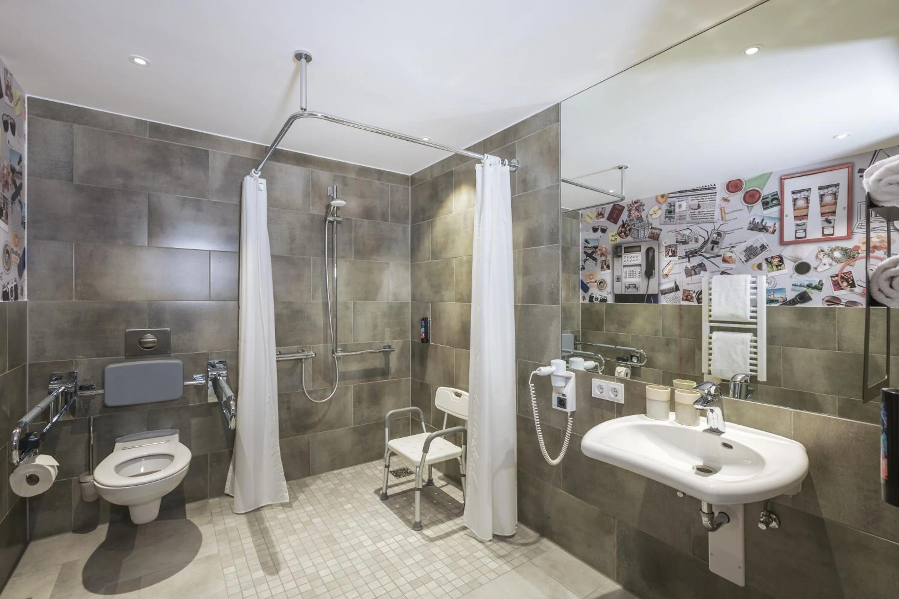 Bathroom in Holiday Inn - the niu, Coin Frankfurt Ostend by IHG