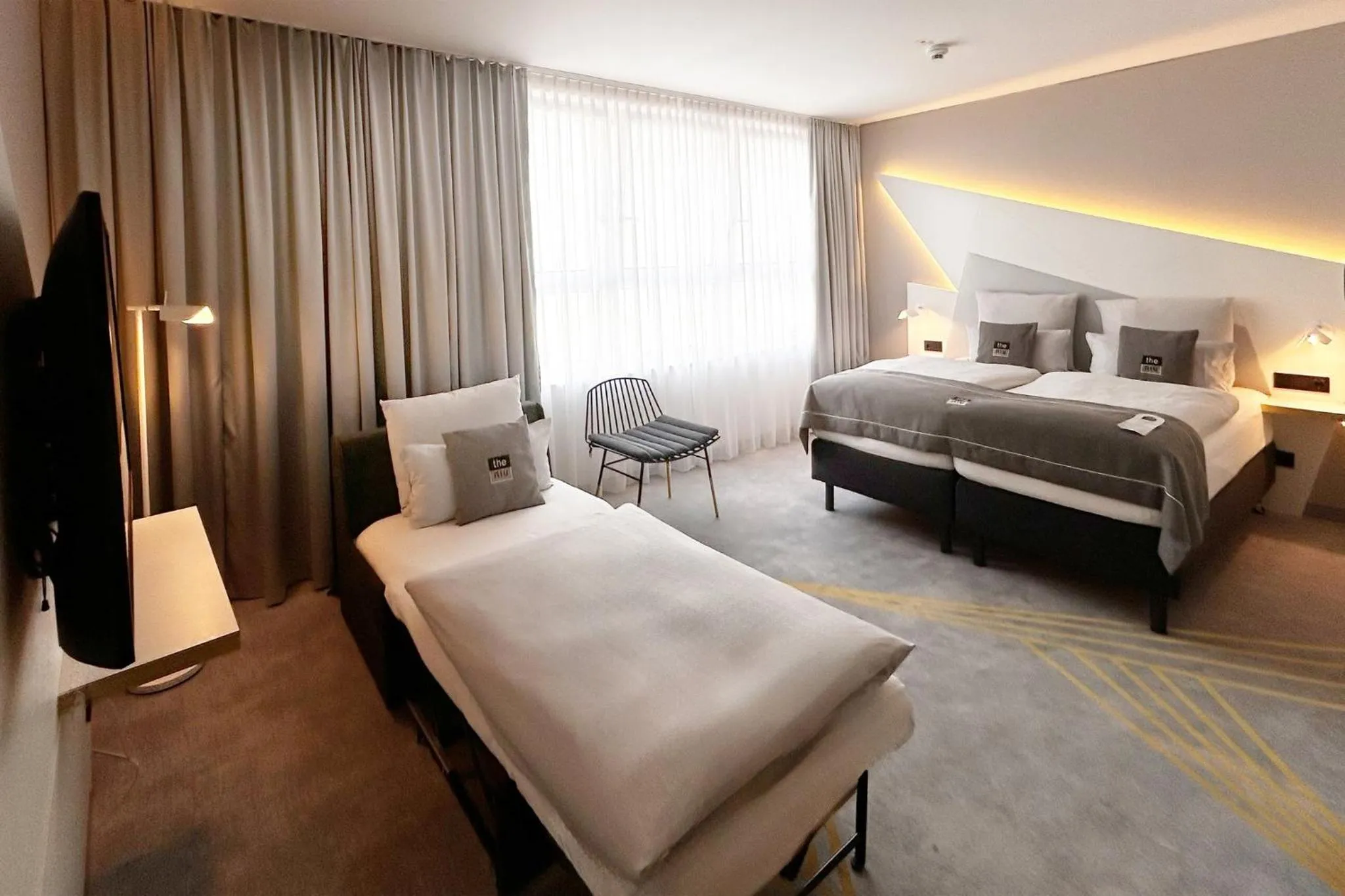 Photo of the whole room, Bed in Holiday Inn - the niu, Coin Frankfurt Ostend by IHG