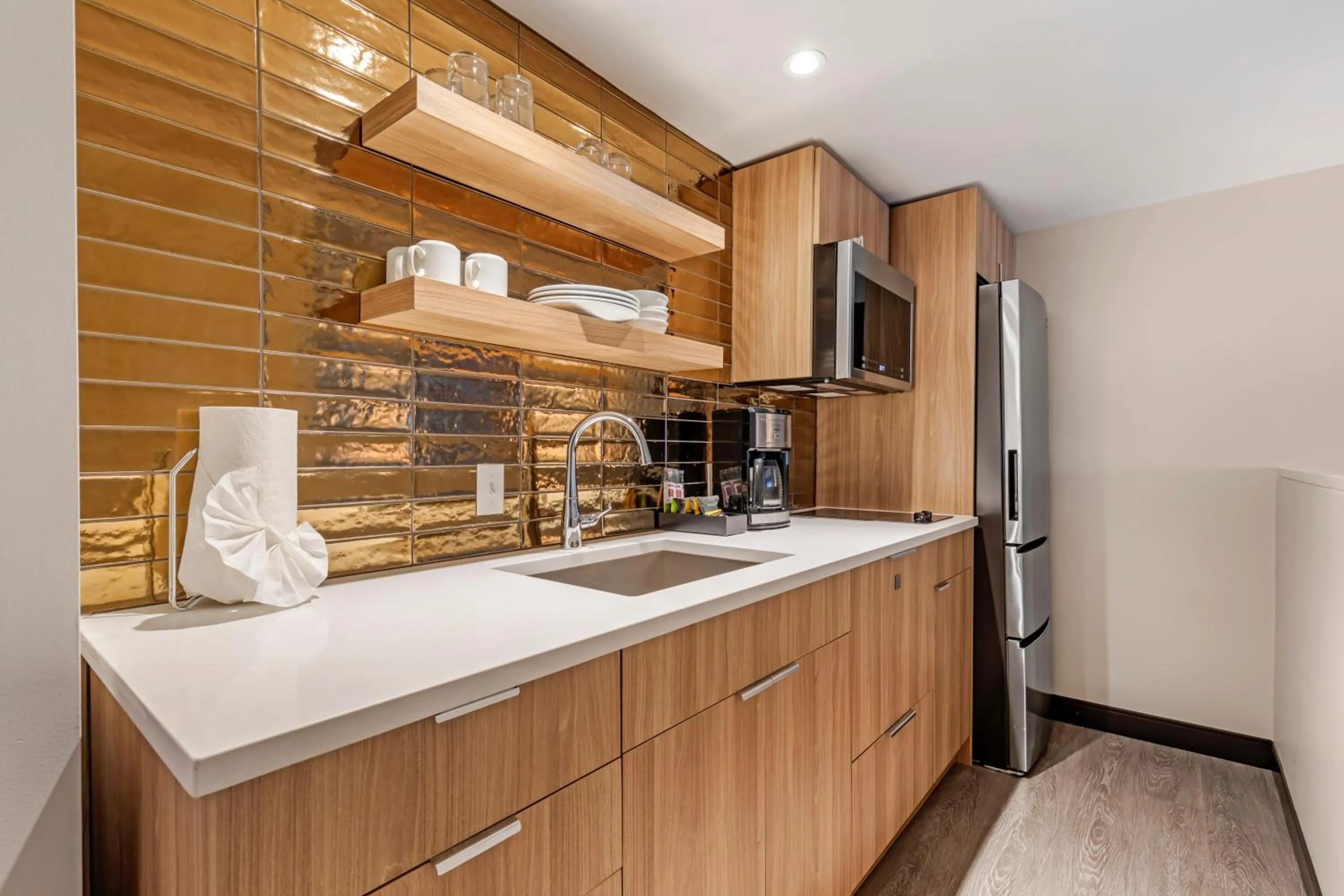Kitchen or kitchenette in The Quincy, an Ascend Collection Hotel