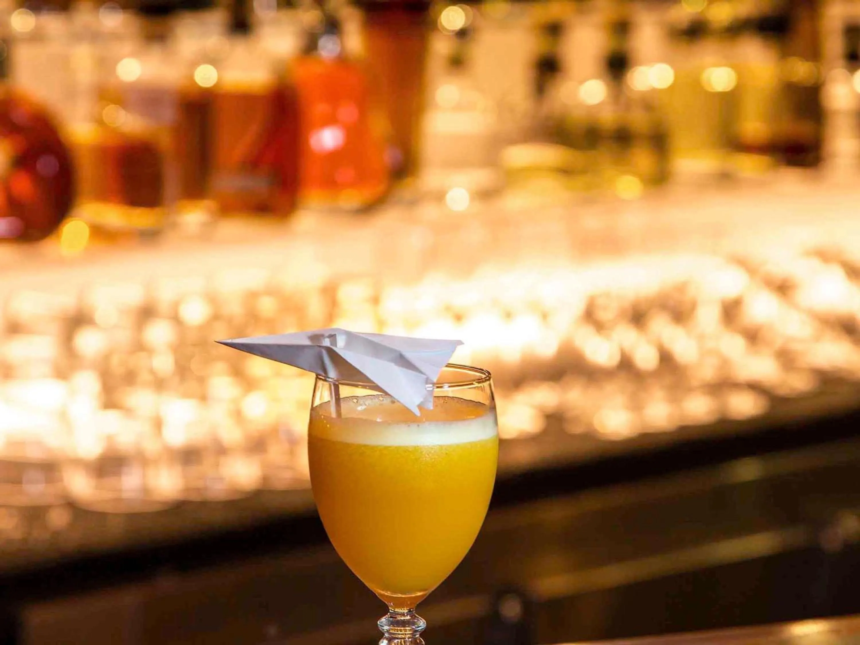 Lounge or bar in Hotel Sofitel Los Angeles at Beverly Hills