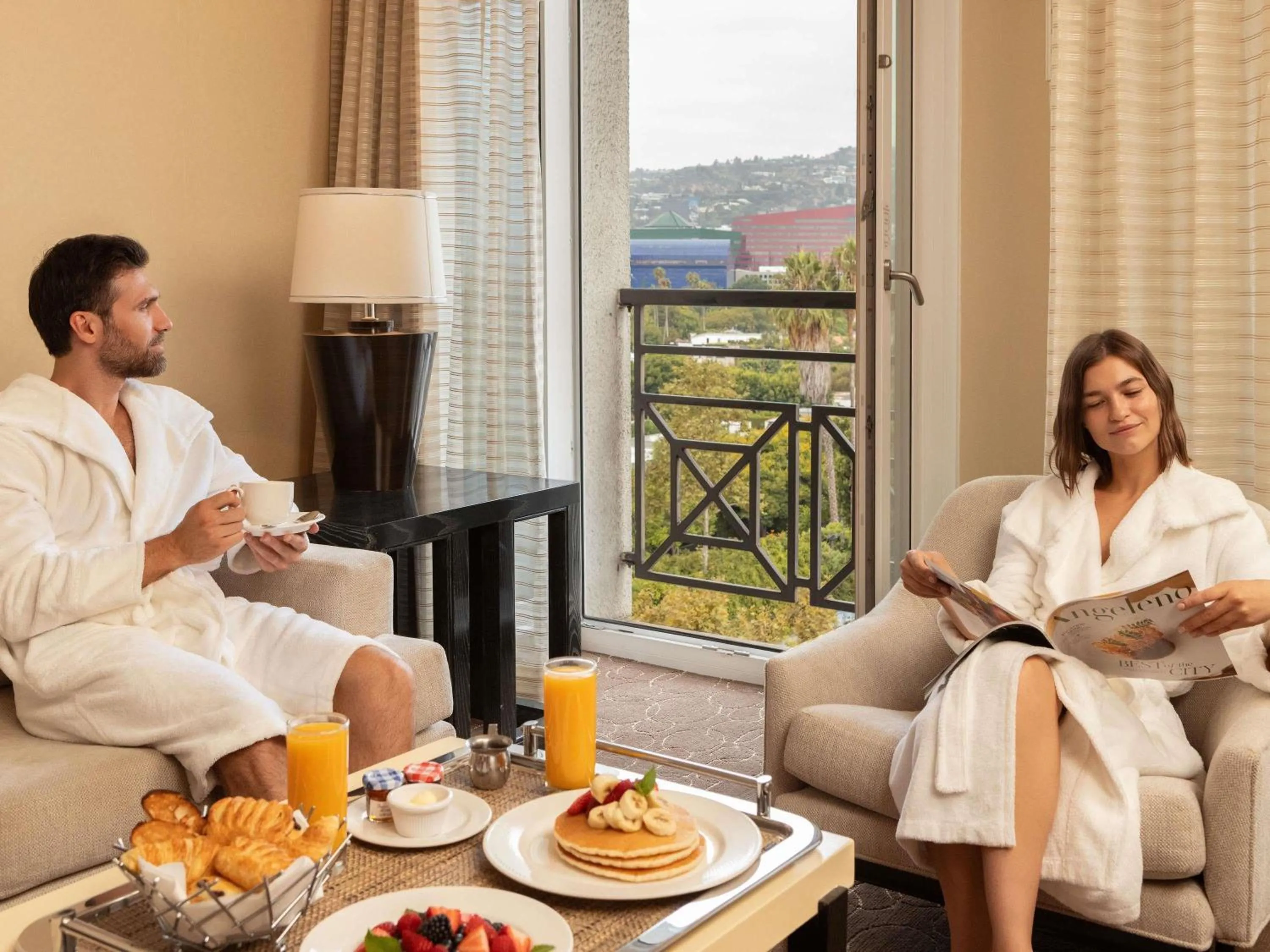 Bedroom in Hotel Sofitel Los Angeles at Beverly Hills