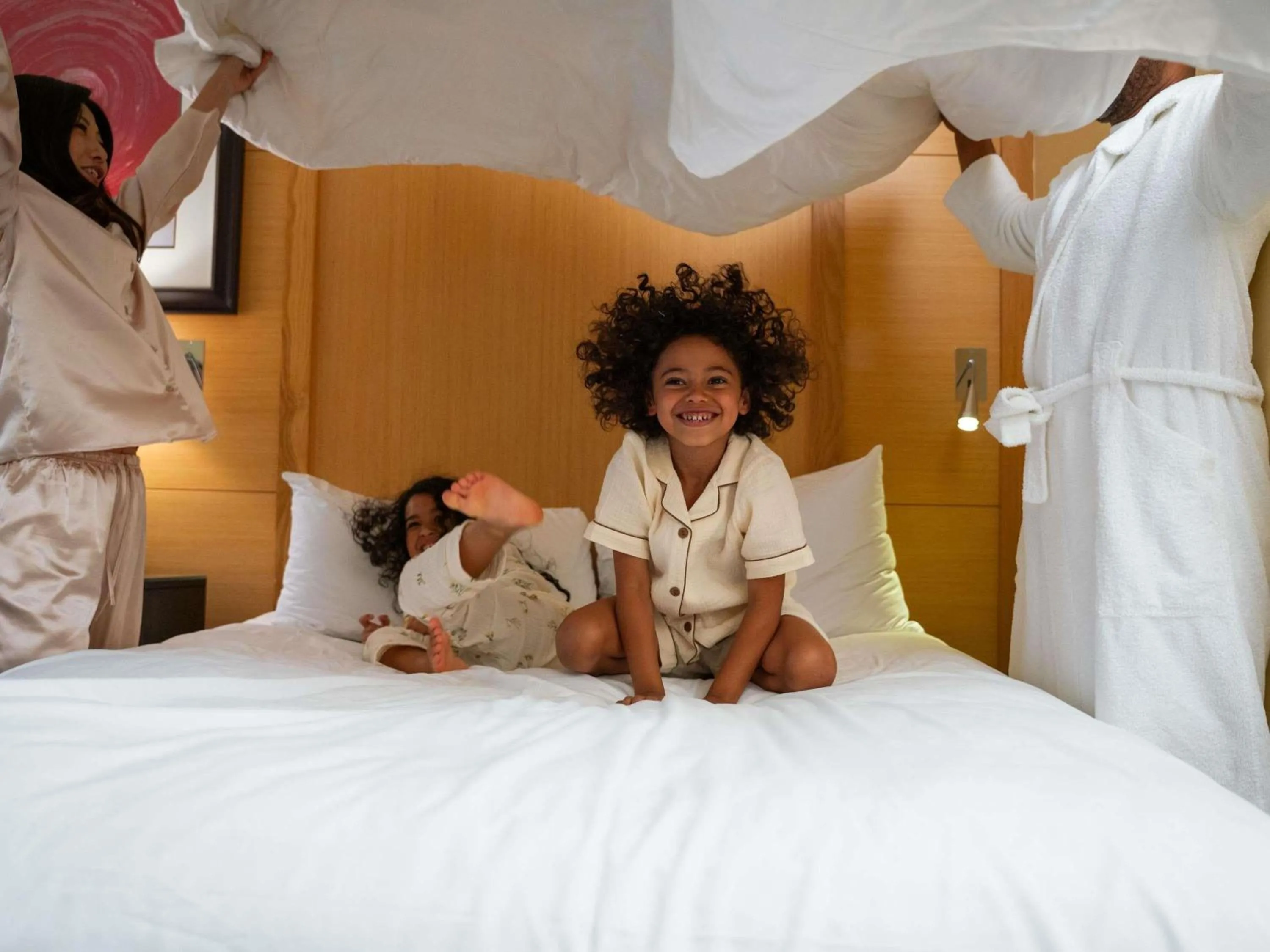 Bedroom, Bed in Hotel Sofitel Los Angeles at Beverly Hills