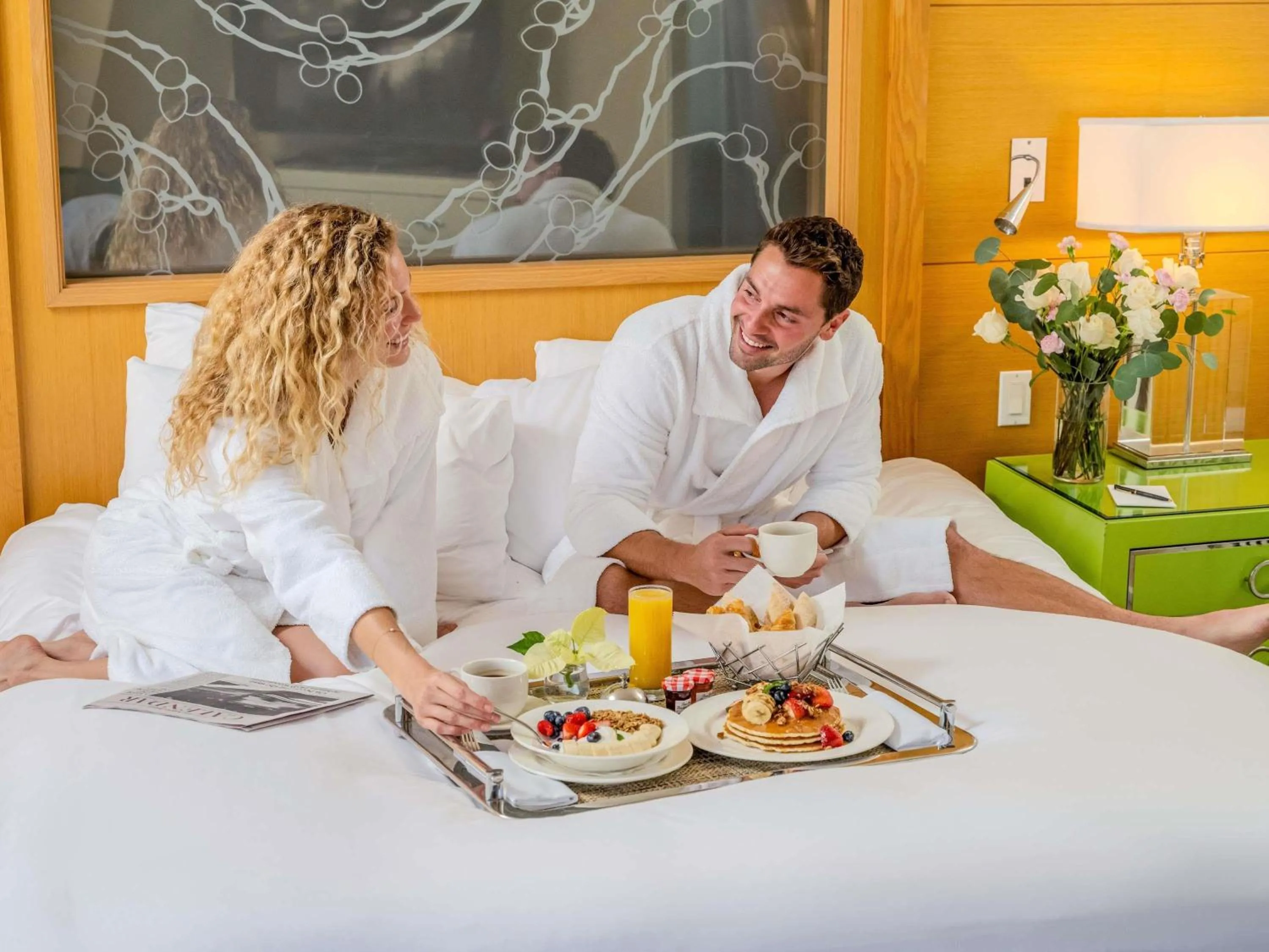 Bedroom, Bed in Hotel Sofitel Los Angeles at Beverly Hills