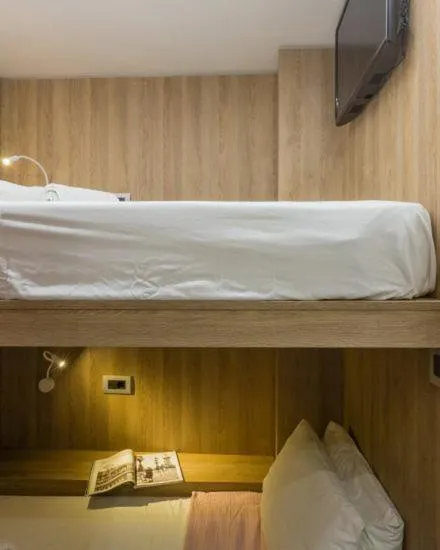 bunk bed, Bed in LOC HOSPITALITY Urban Den