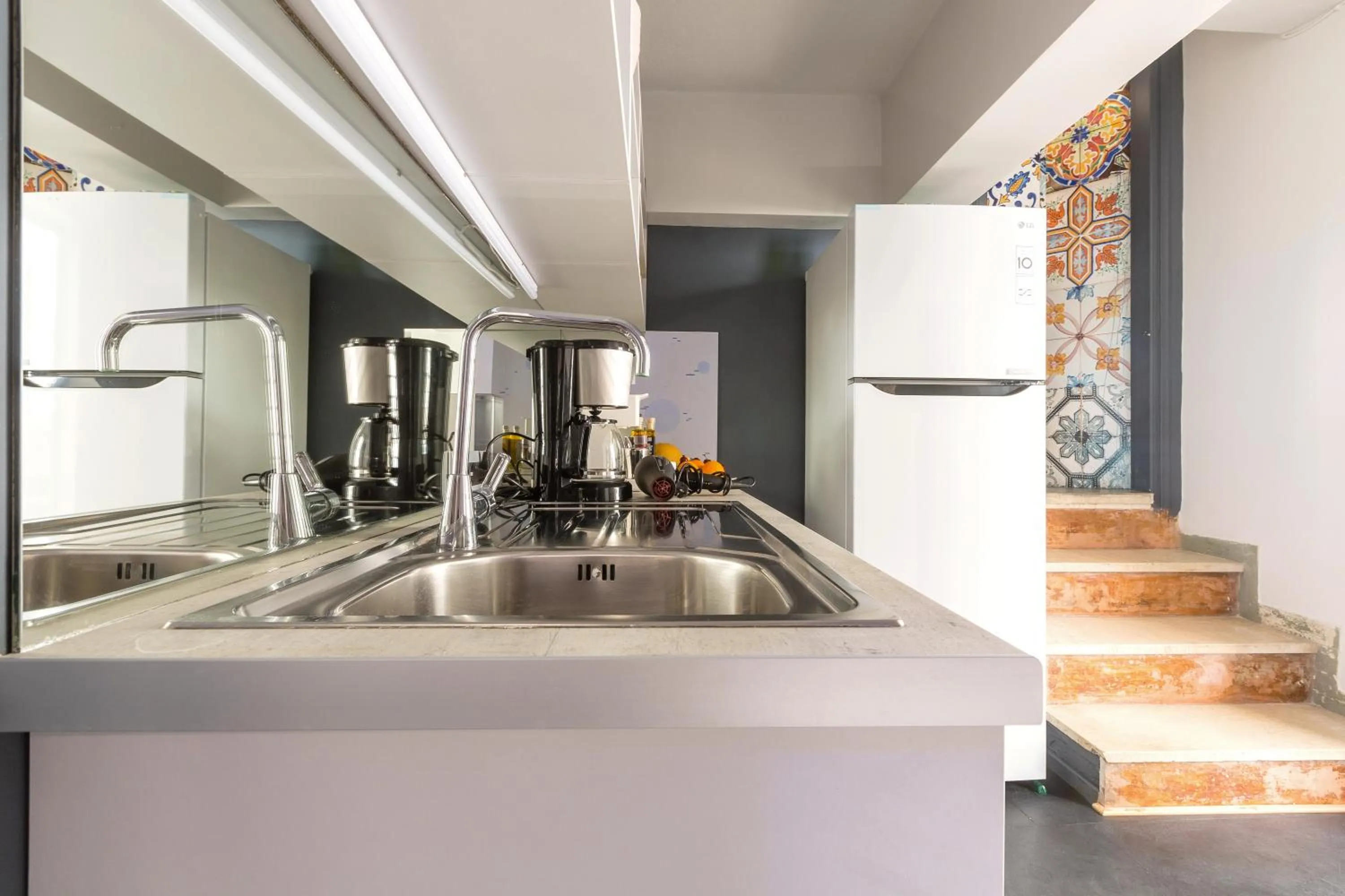 Kitchen or kitchenette in LOC HOSPITALITY Urban Den