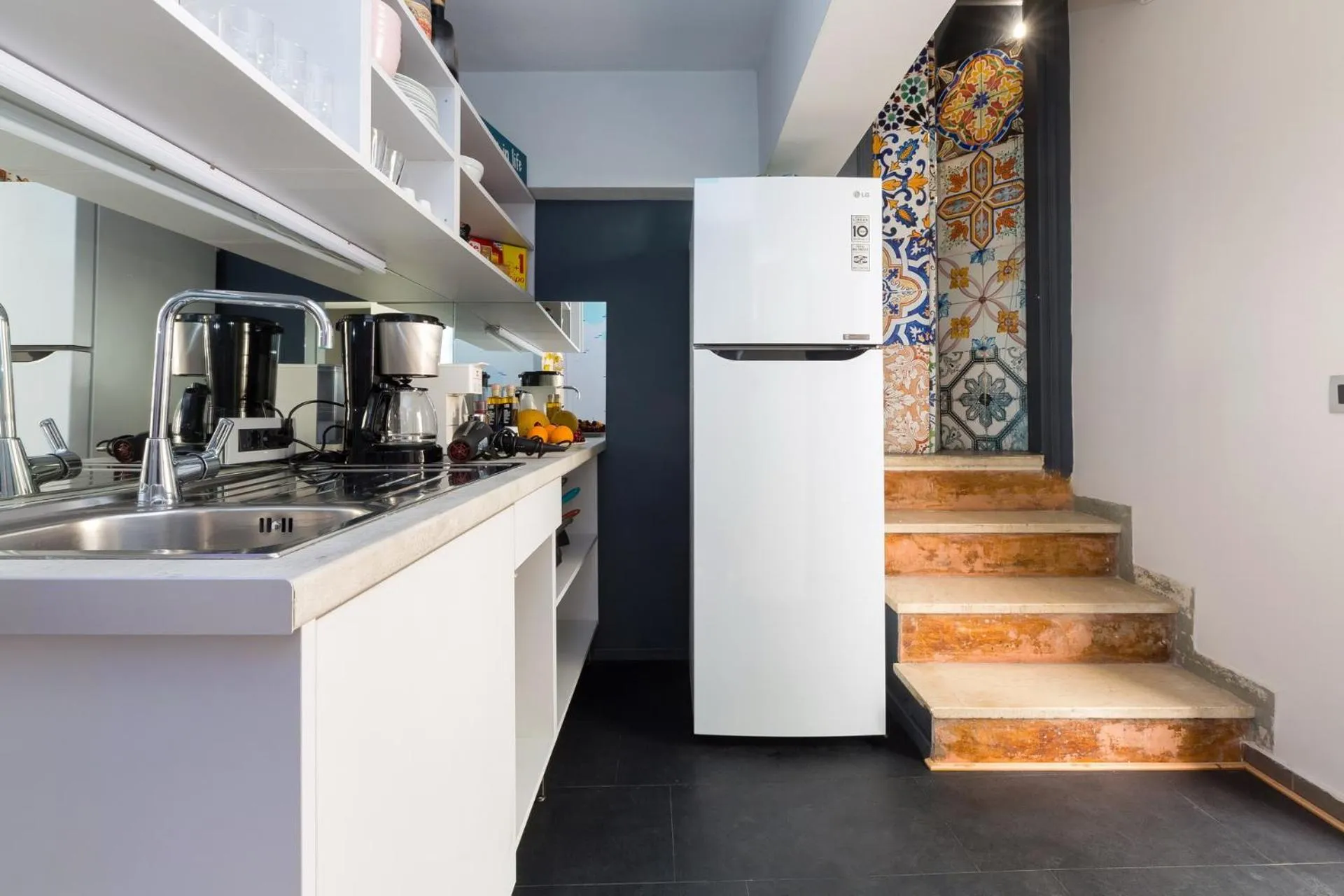 Coffee/tea facilities in LOC HOSPITALITY Urban Den