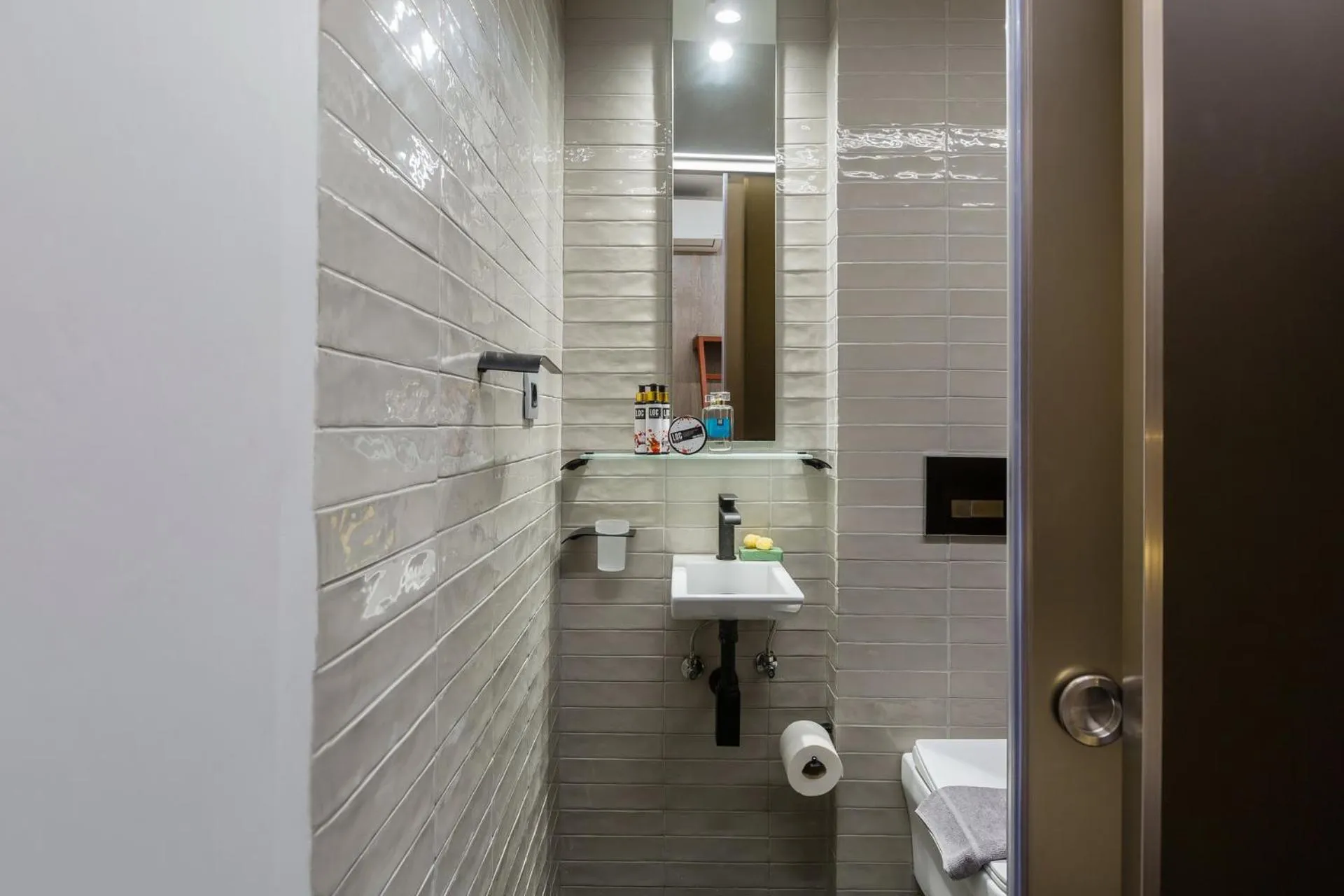 Toilet in LOC HOSPITALITY Urban Den