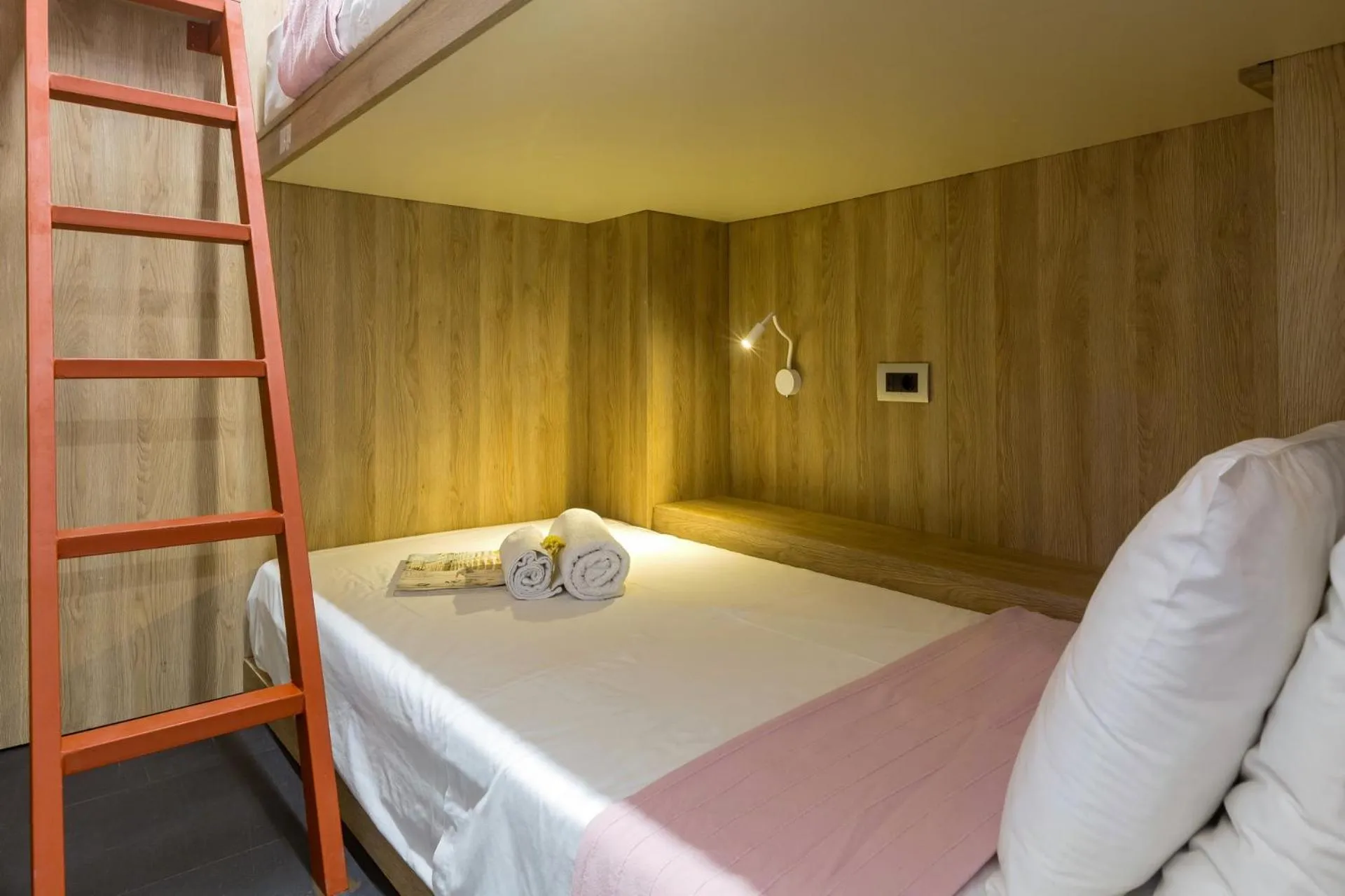 Bed in LOC HOSPITALITY Urban Den