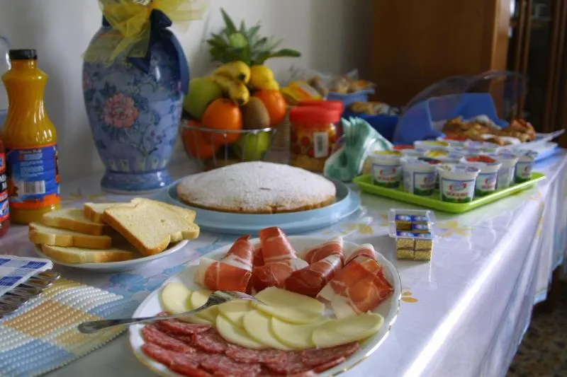 Breakfast in Villa Consorti