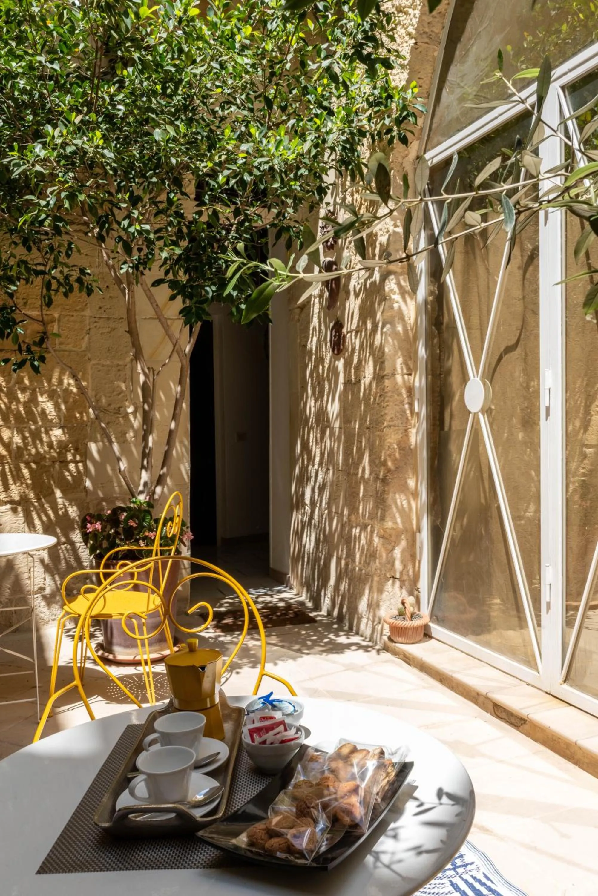 Patio in B&B Corte dei Memoli di Margiotta Giuseppina