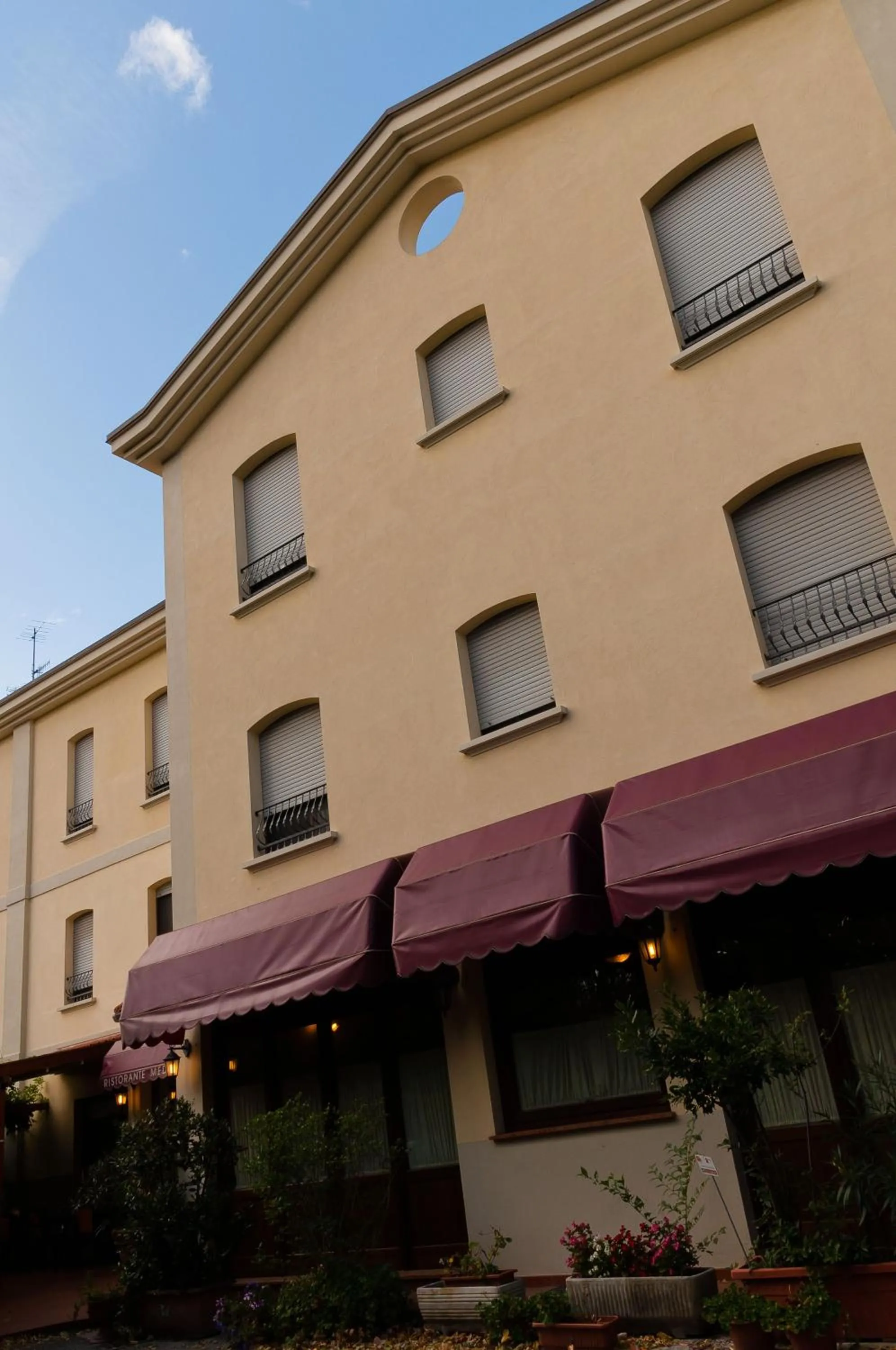Facade/entrance in Mediterraneo