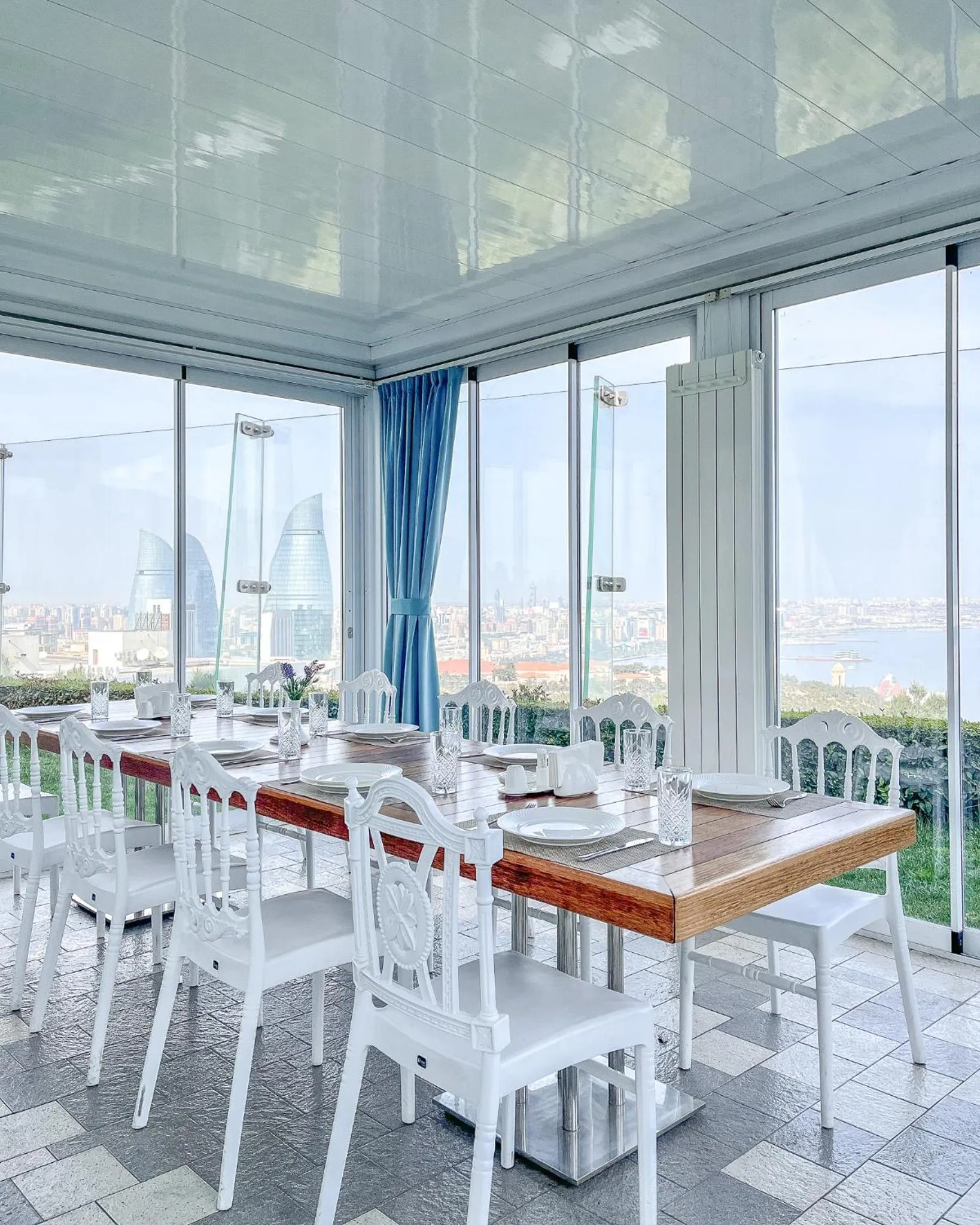 Restaurant/places to eat in Badam d'Art Boutique Hotel