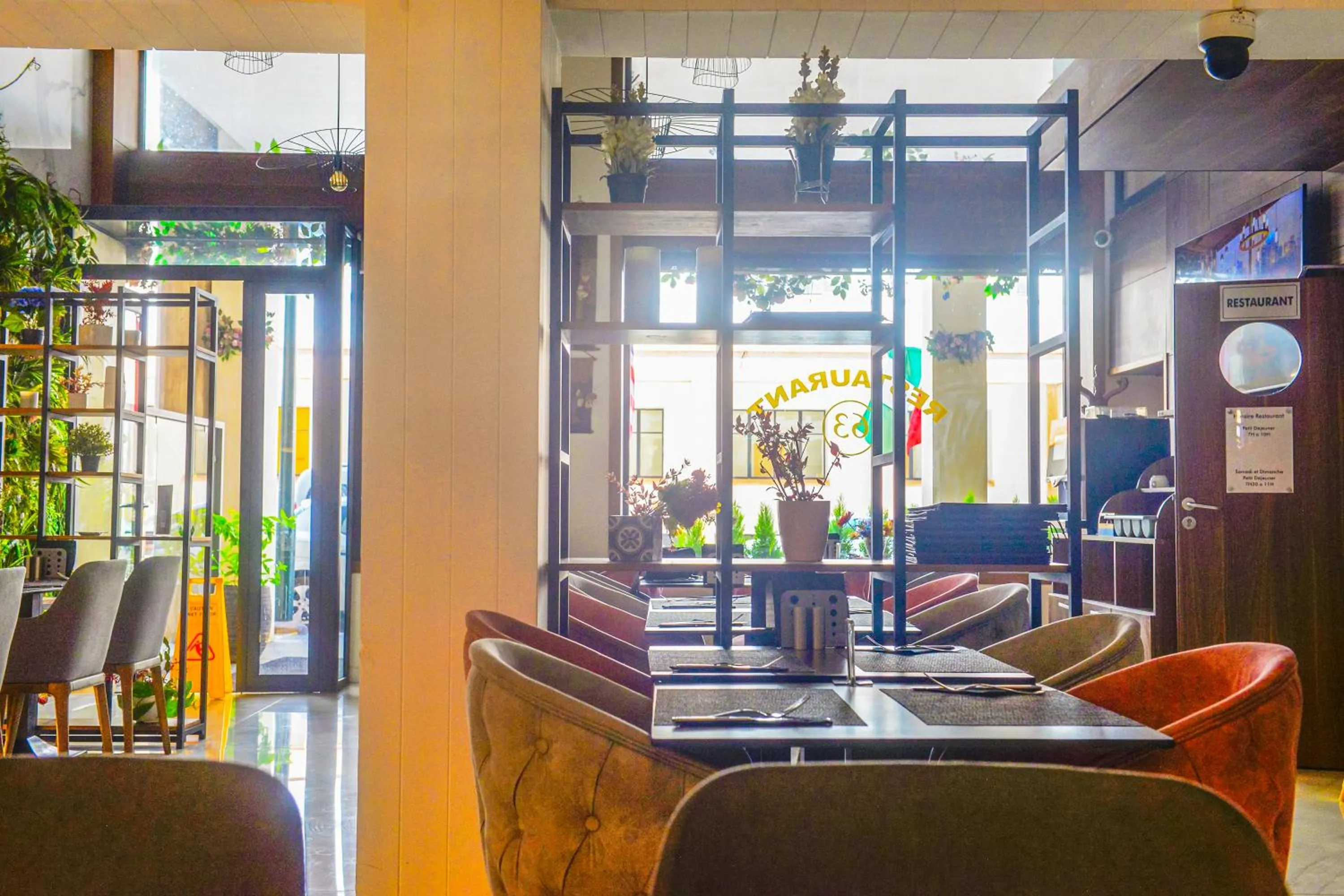 Restaurant/places to eat in NJ Hotel Rabat