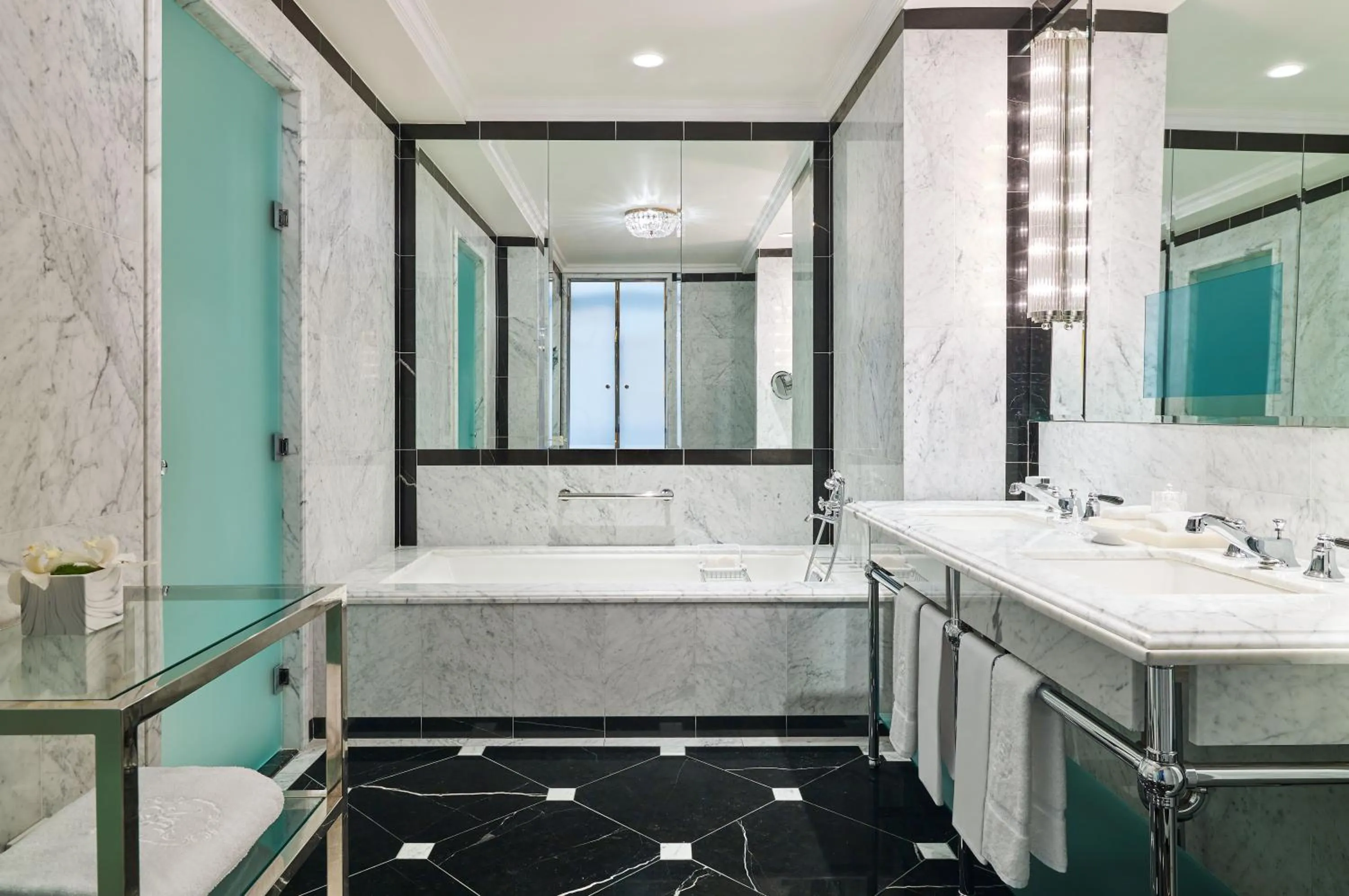 Shower in 5th & 55th Residence Club