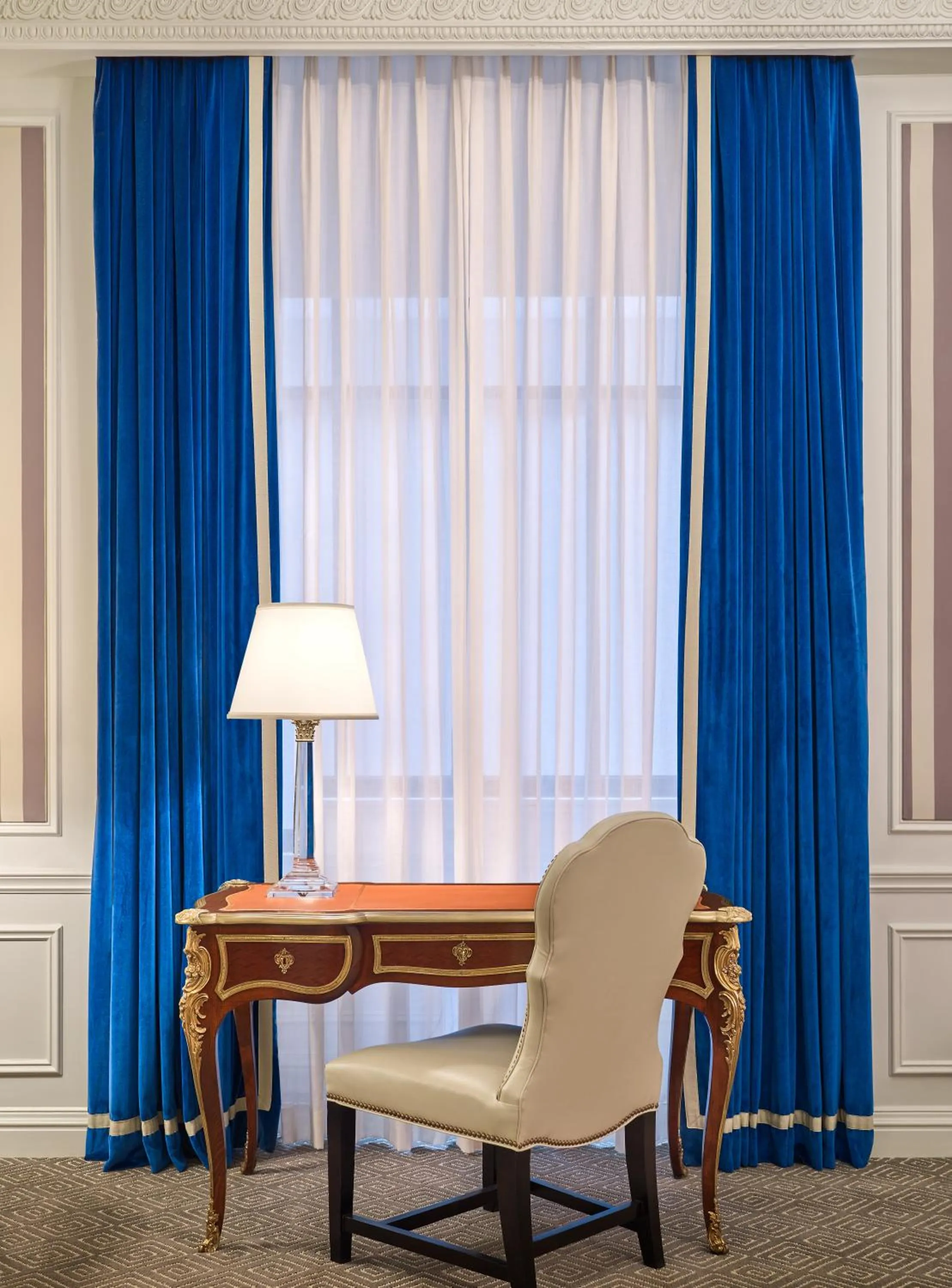 Decorative detail in 5th & 55th Residence Club