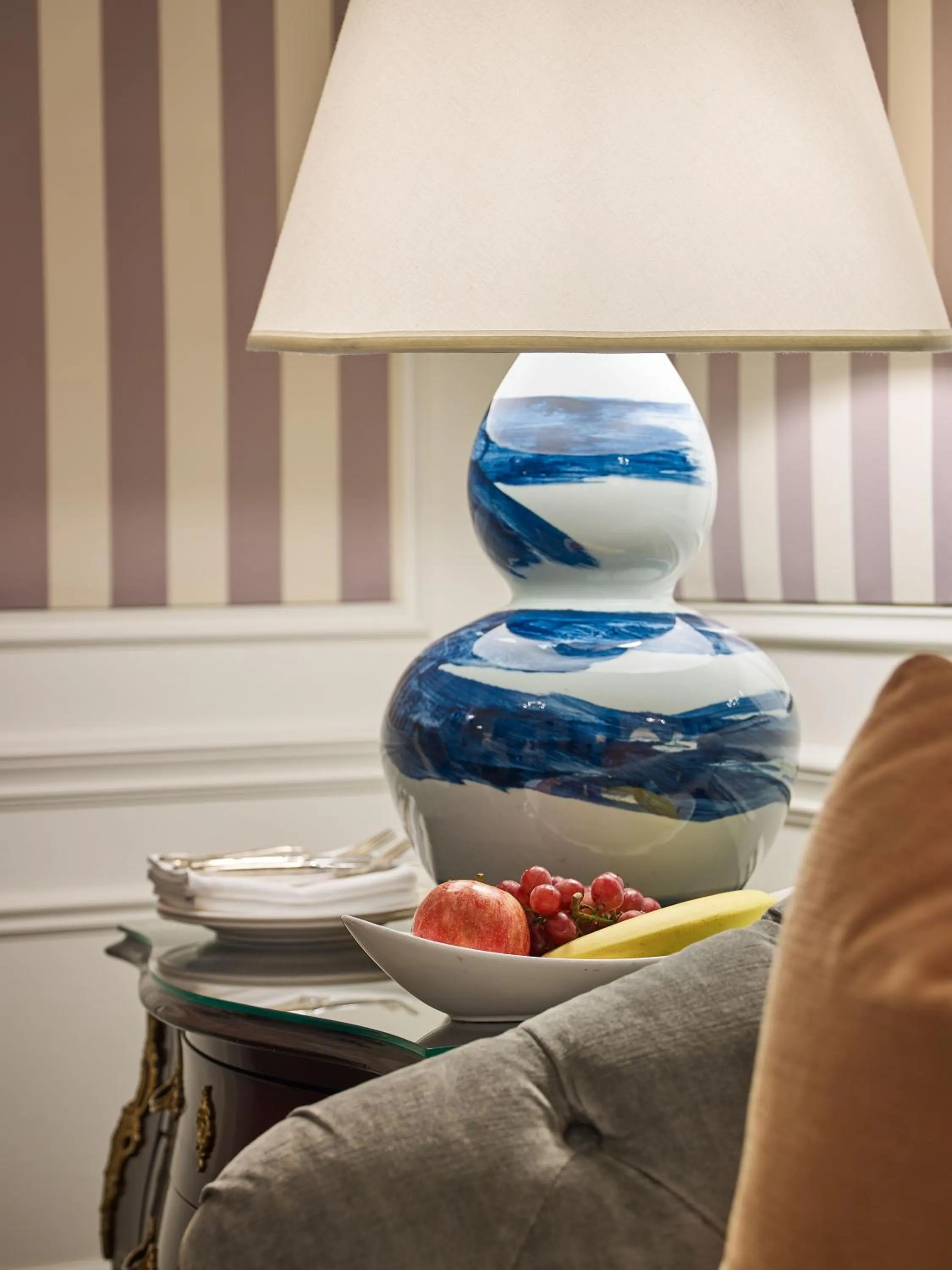 Decorative detail in 5th & 55th Residence Club