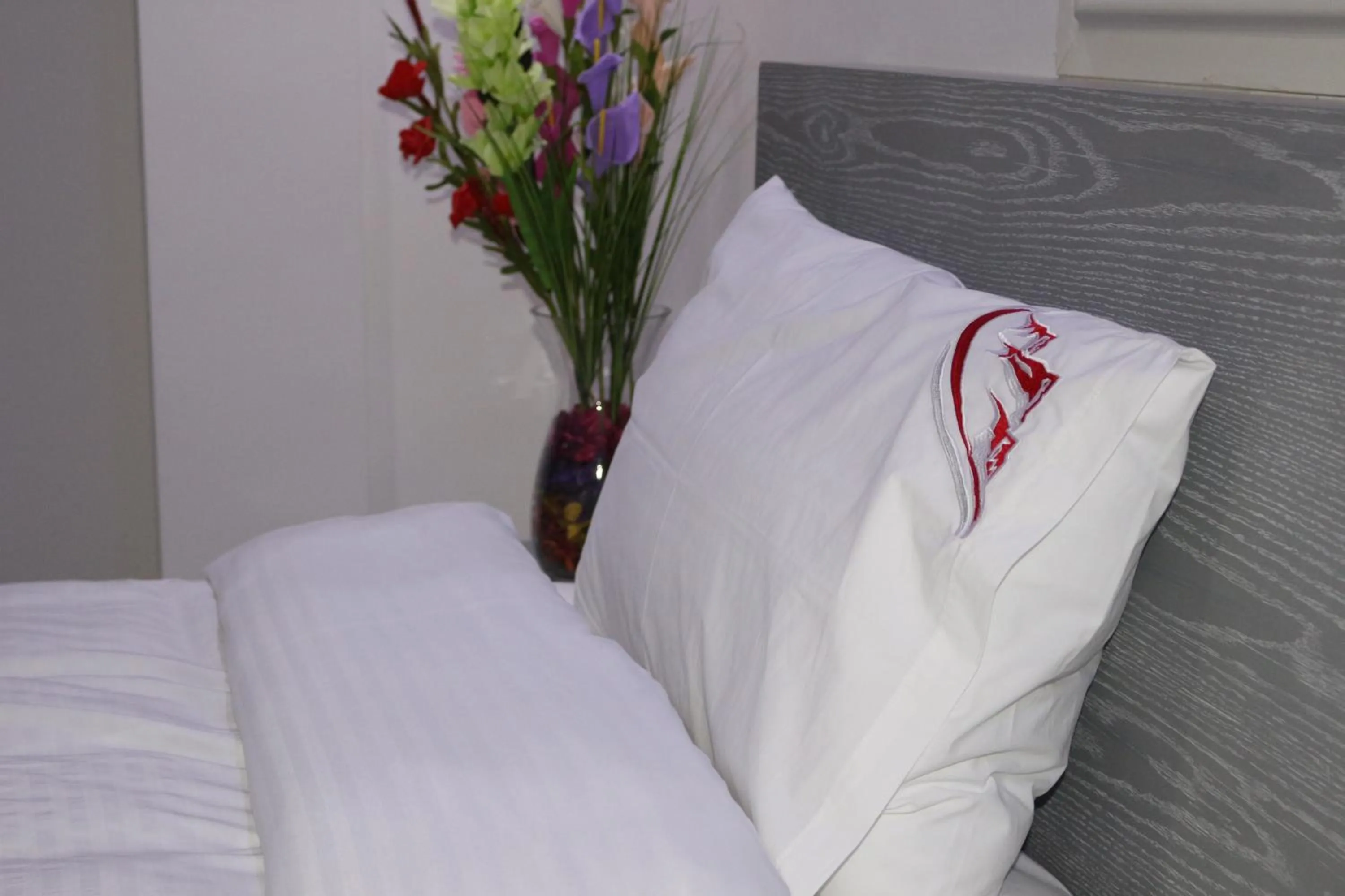 Bed in Residence Achomoukhe