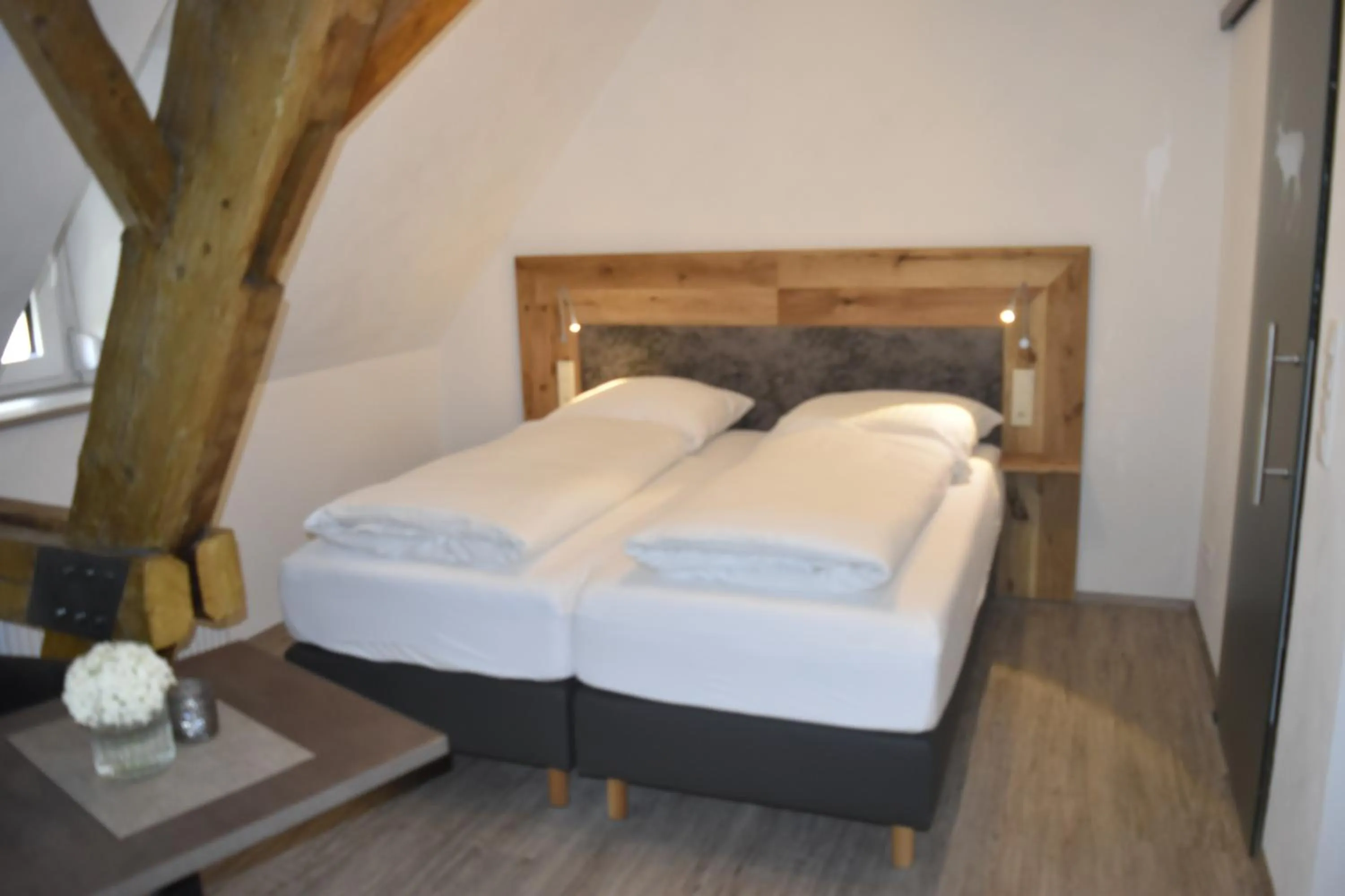Bedroom, Bed in Gasthof Pension Zum goldenen Hirschen