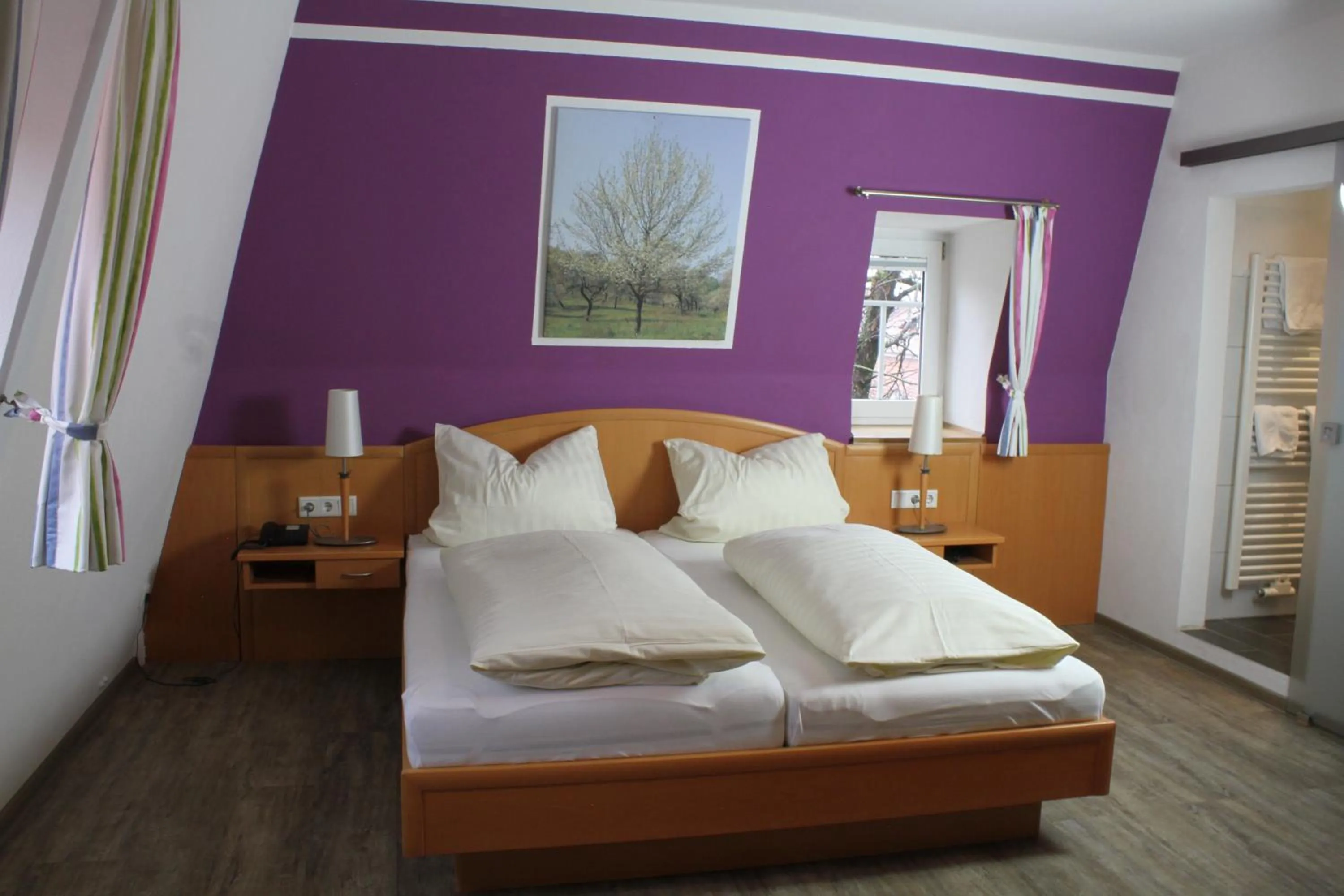 Bed in Gasthof Pension Zum goldenen Hirschen