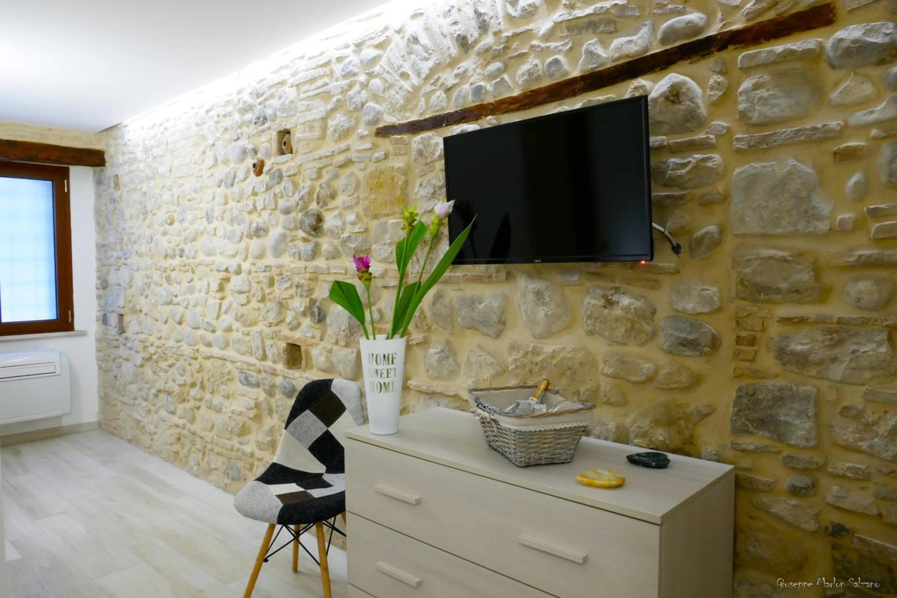 Photo of the whole room in B&B AL TEATRO ROMANO