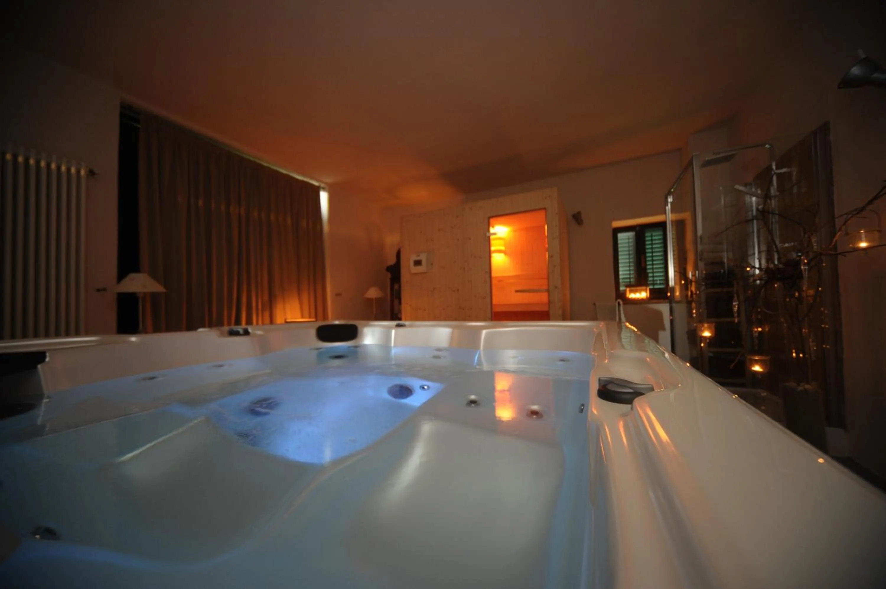 Hot Tub, Bed in B&B Le Dimore Mezza Costa