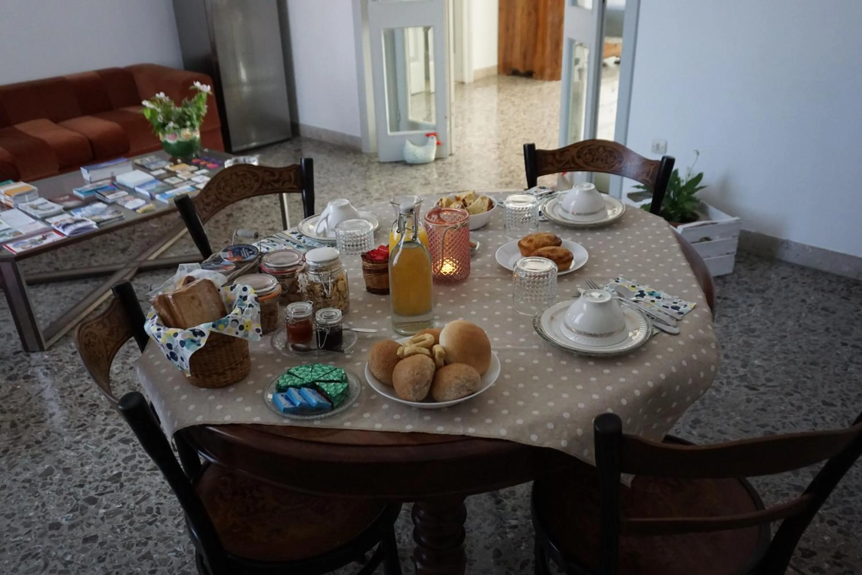 Breakfast in Volver B&B