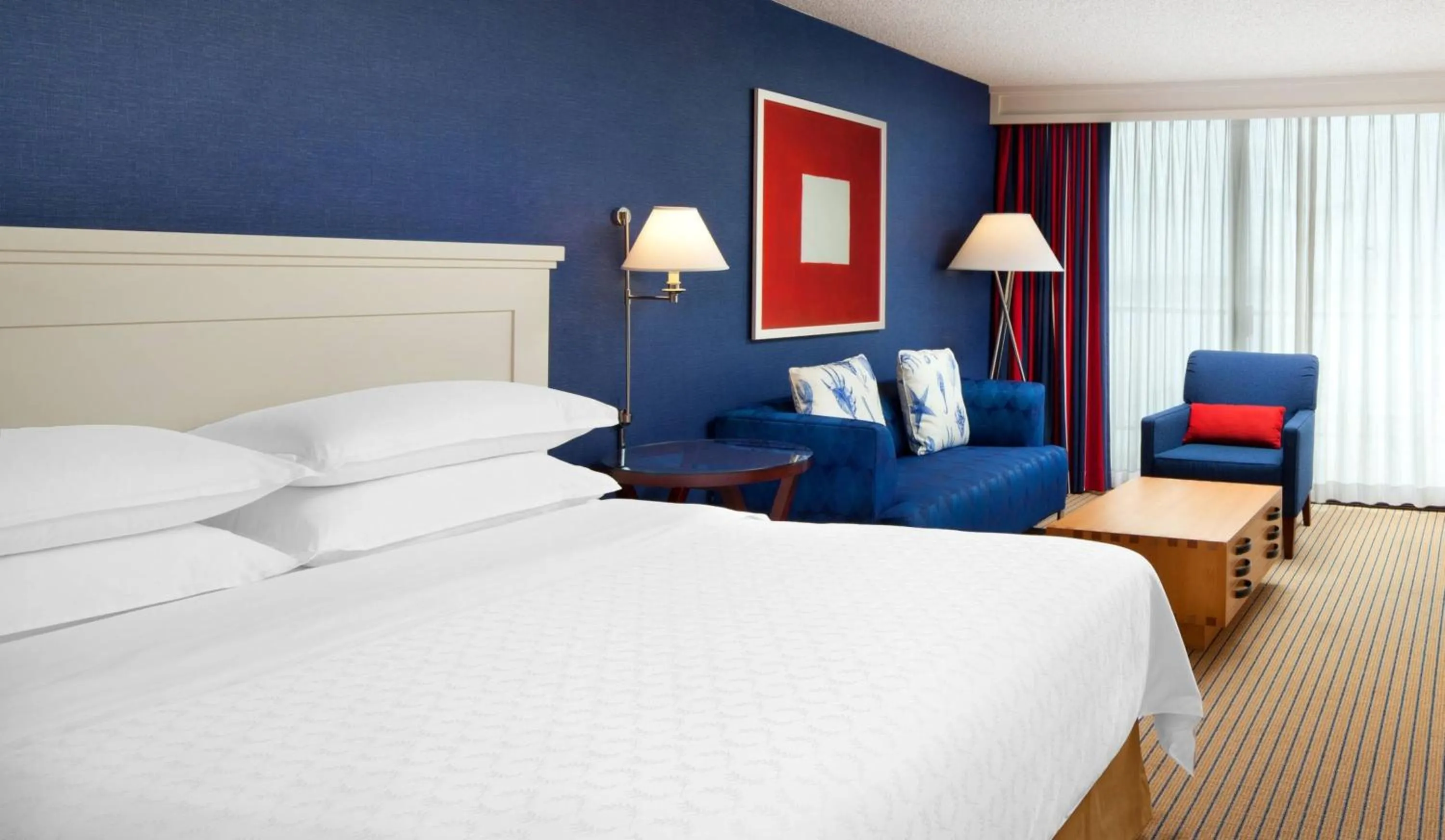 Bed in Sheraton San Diego Resort