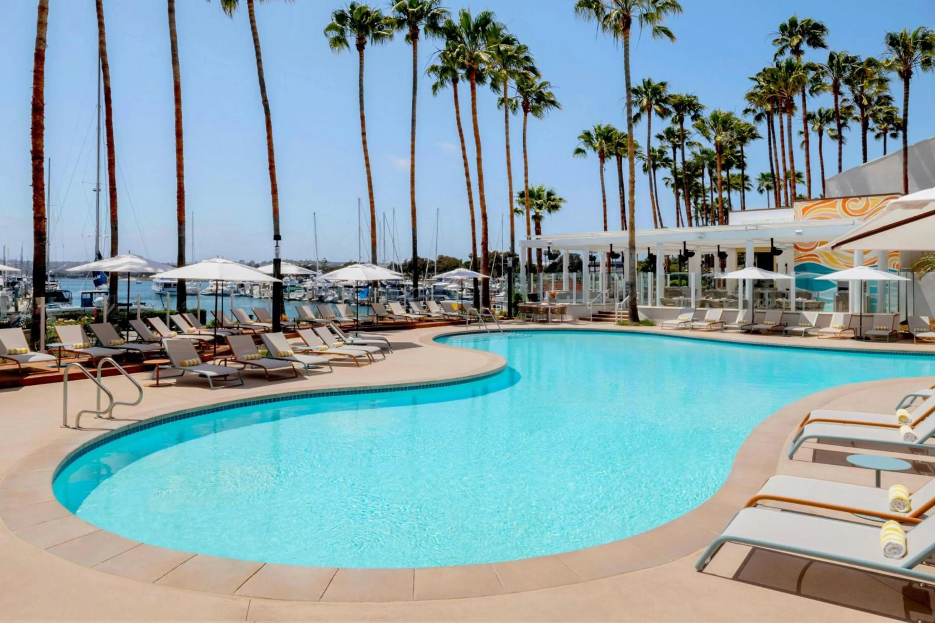 Swimming pool in Sheraton San Diego Resort