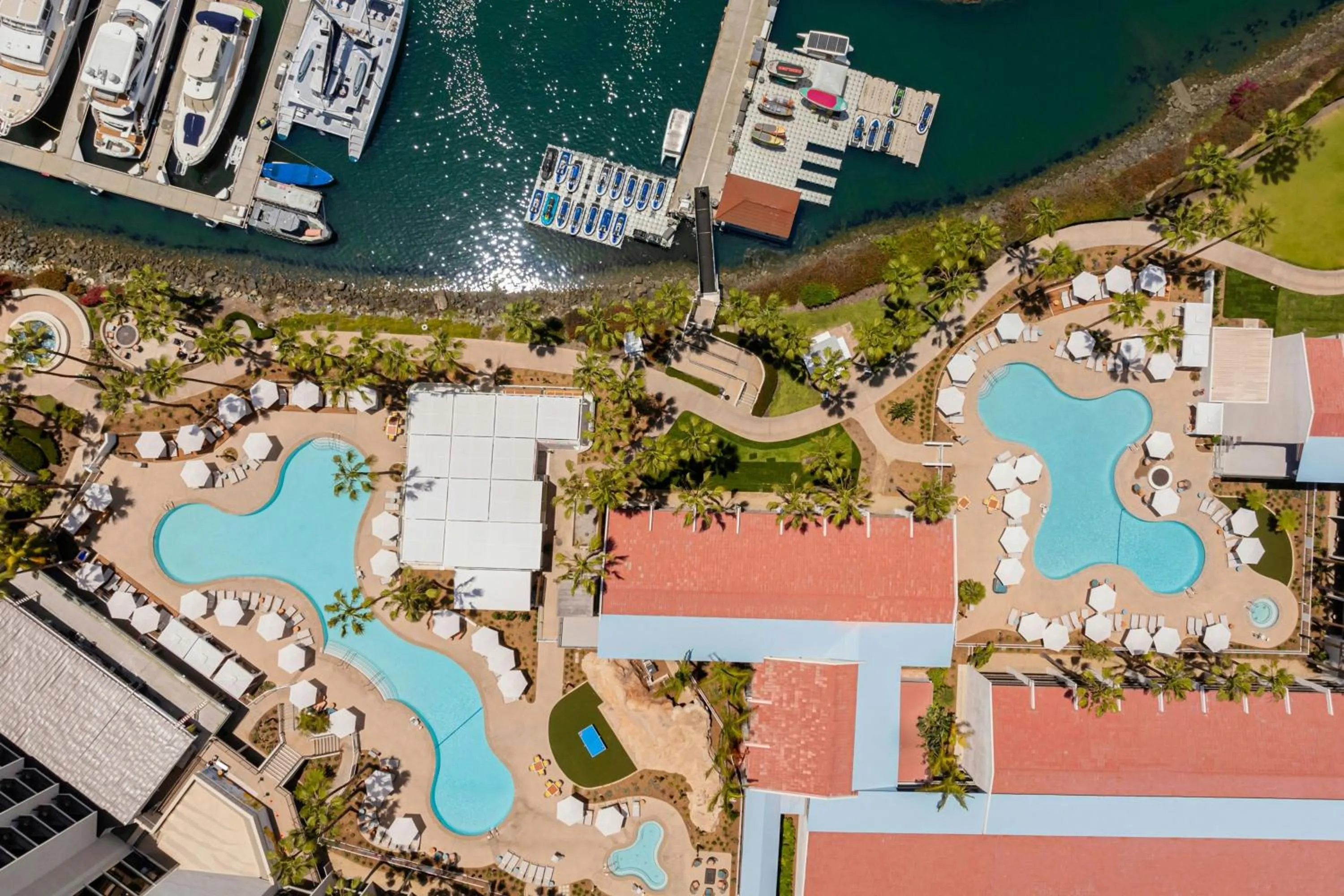 Swimming pool in Sheraton San Diego Resort