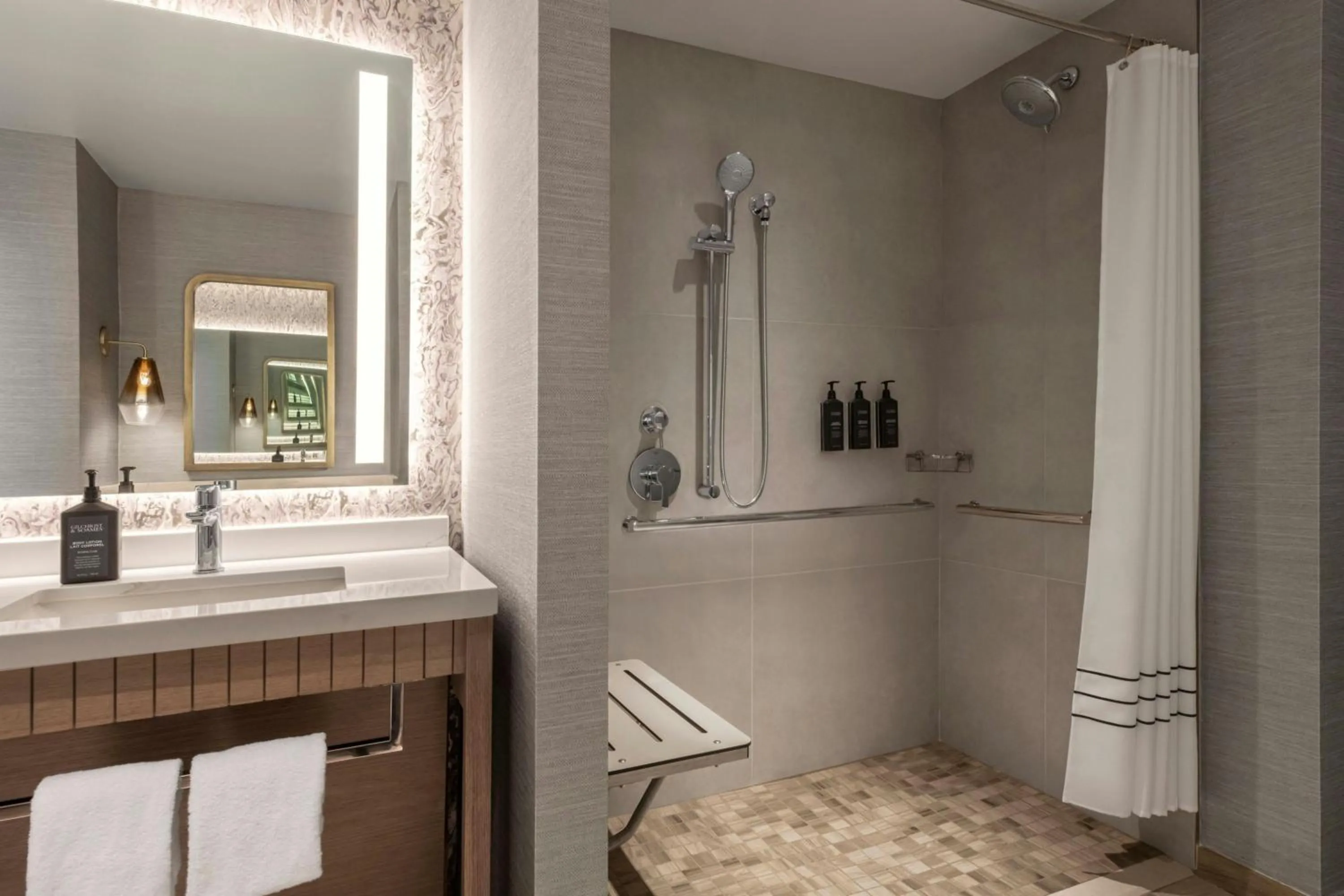 Photo of the whole room in Sheraton San Diego Resort