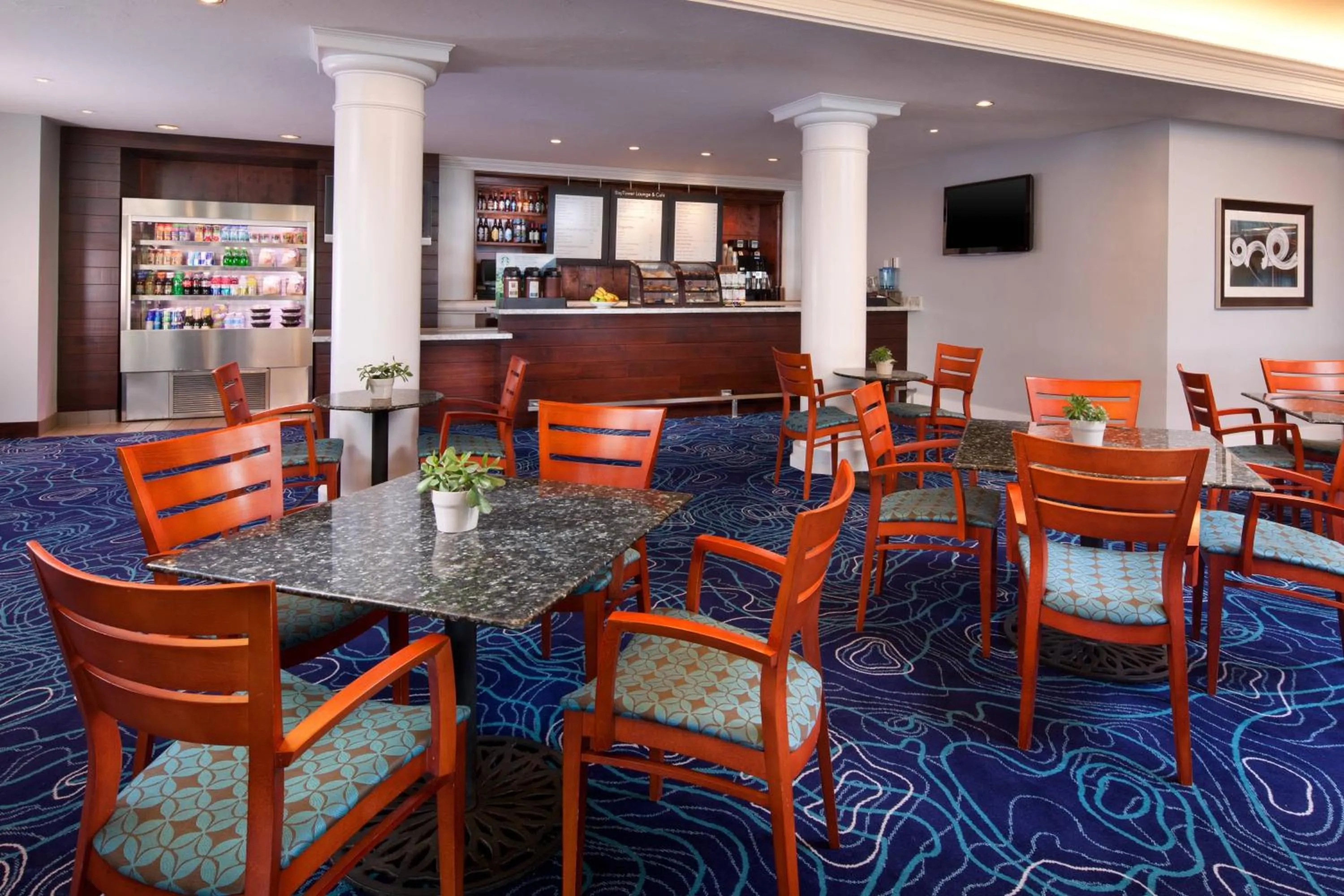 Lounge or bar in Sheraton San Diego Resort