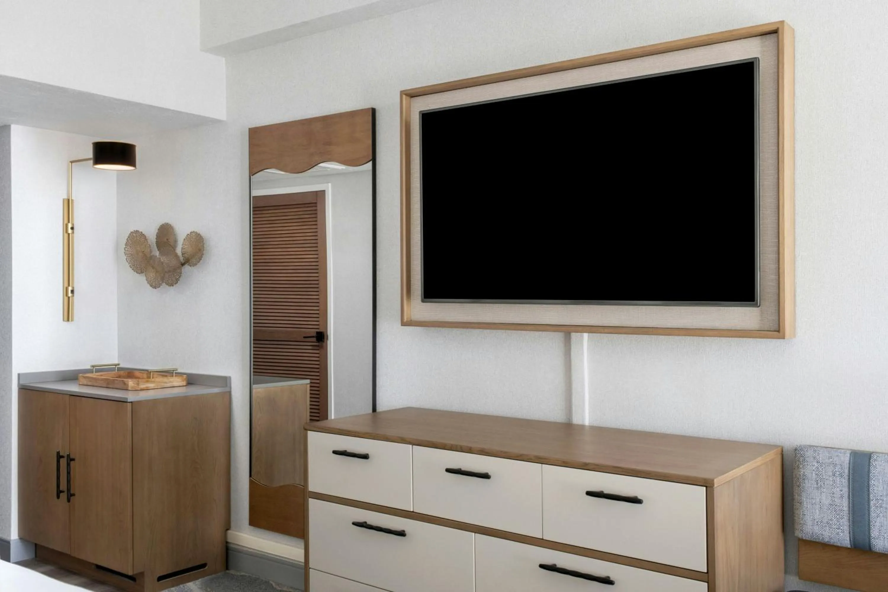 Photo of the whole room in Sheraton San Diego Resort