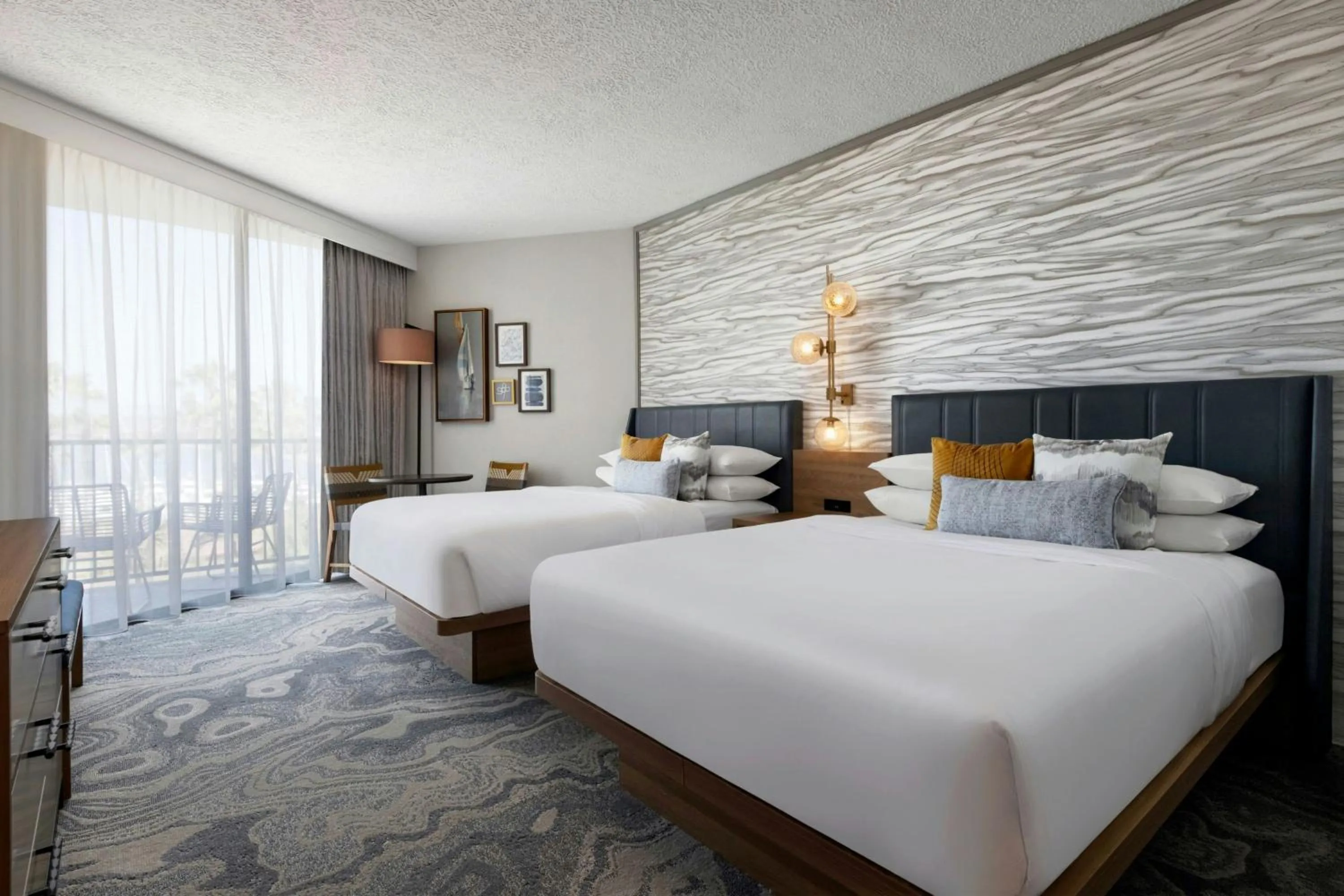 Photo of the whole room, Bed in Sheraton San Diego Resort