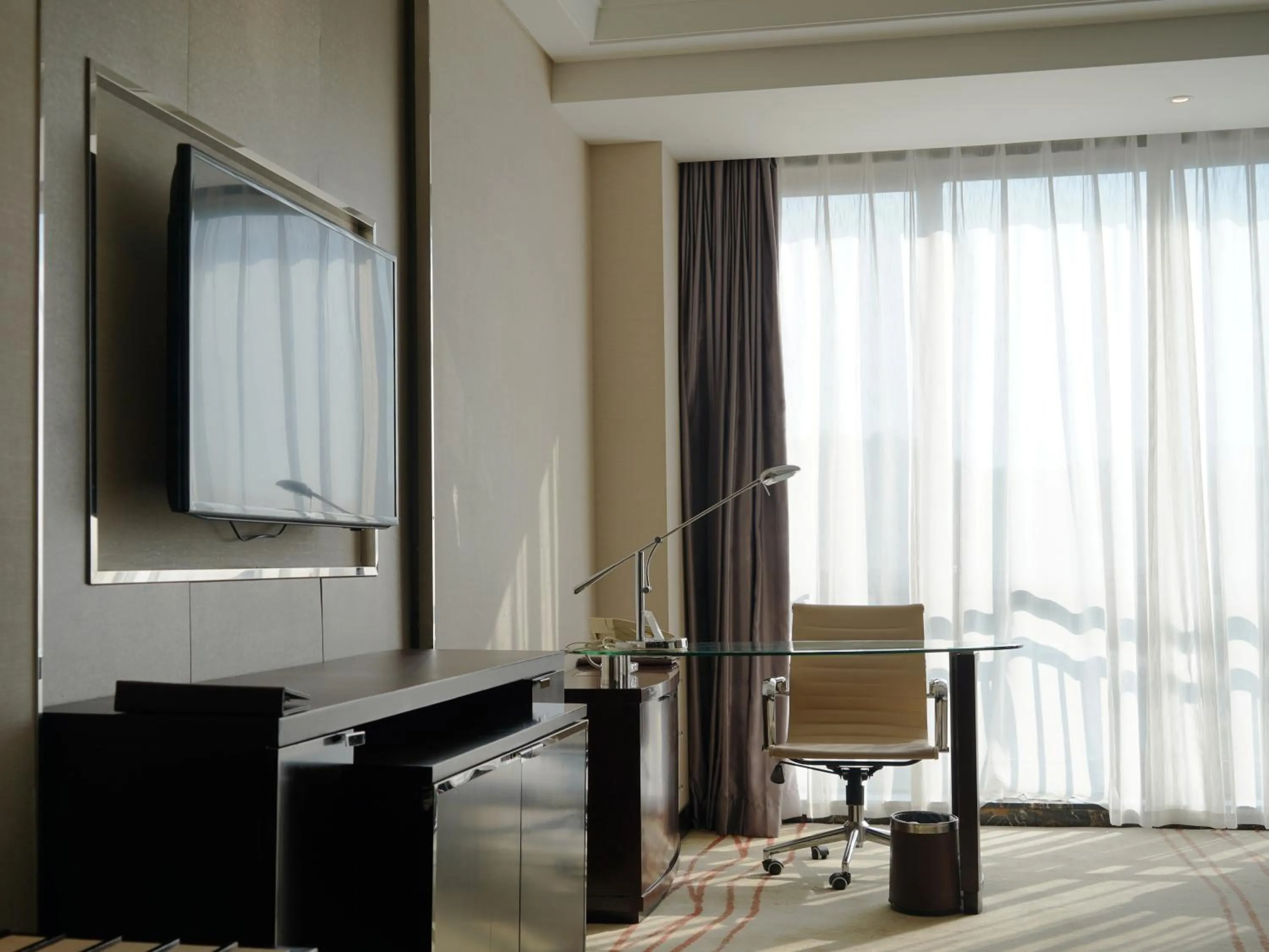 TV and multimedia in Howard Johnson Changsheng Plaza Meizhou