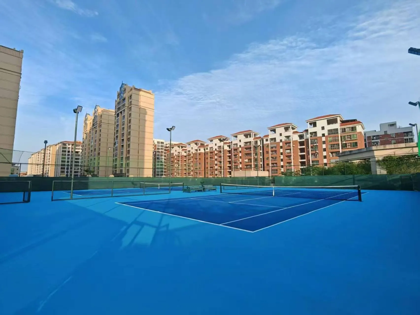 Tennis court in Howard Johnson Changsheng Plaza Meizhou