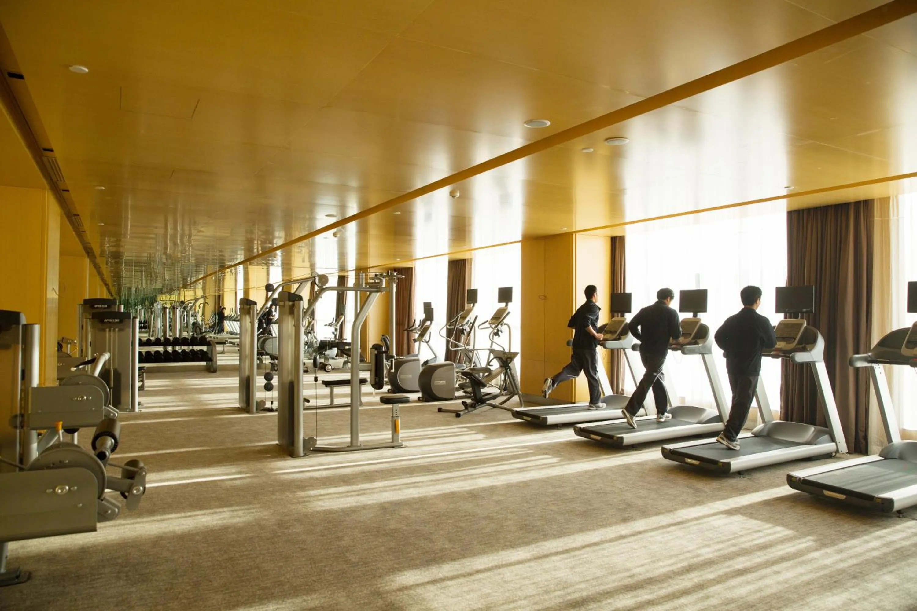 Fitness centre/facilities in Howard Johnson Changsheng Plaza Meizhou