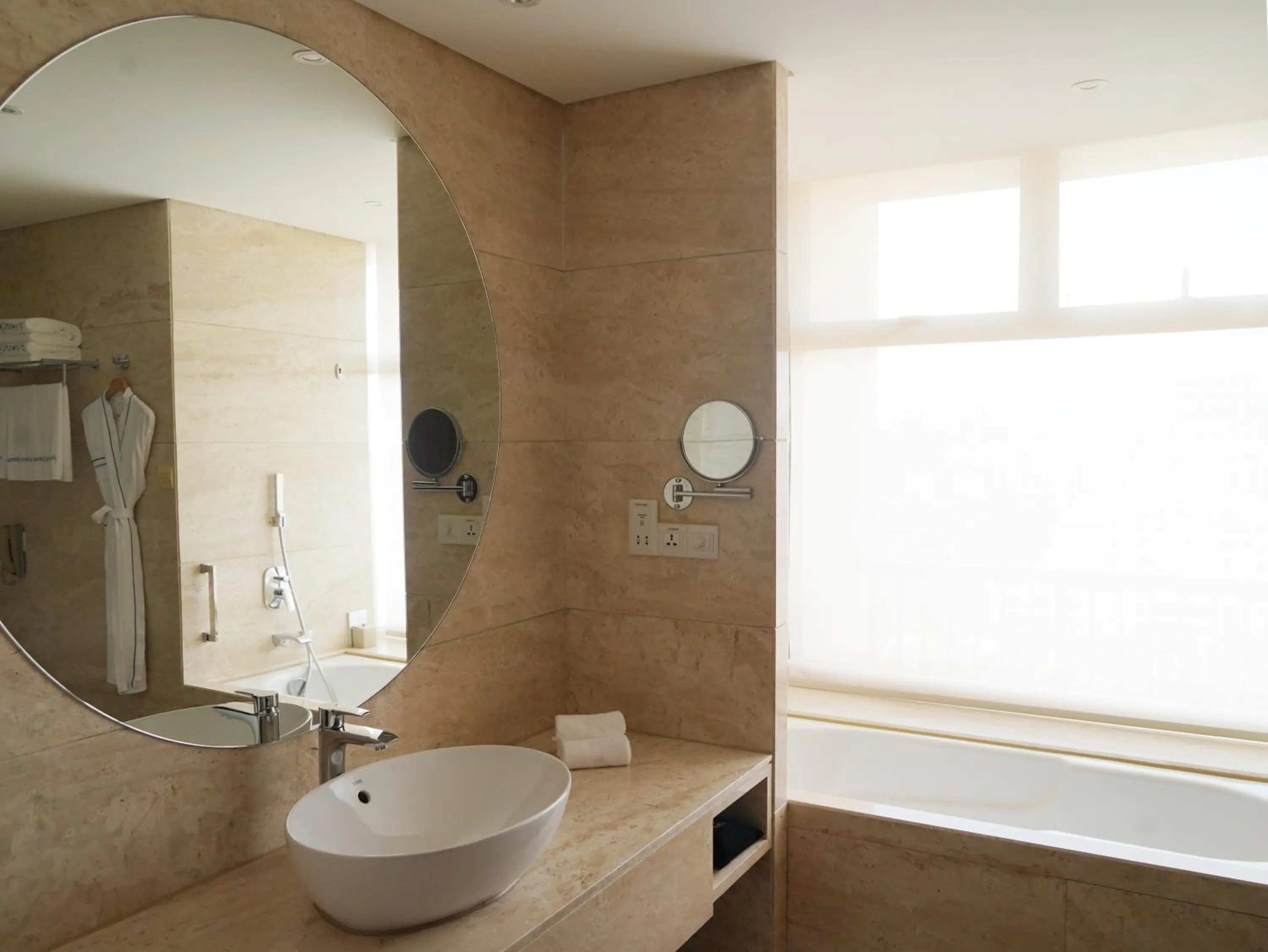 Toilet in Howard Johnson Changsheng Plaza Meizhou