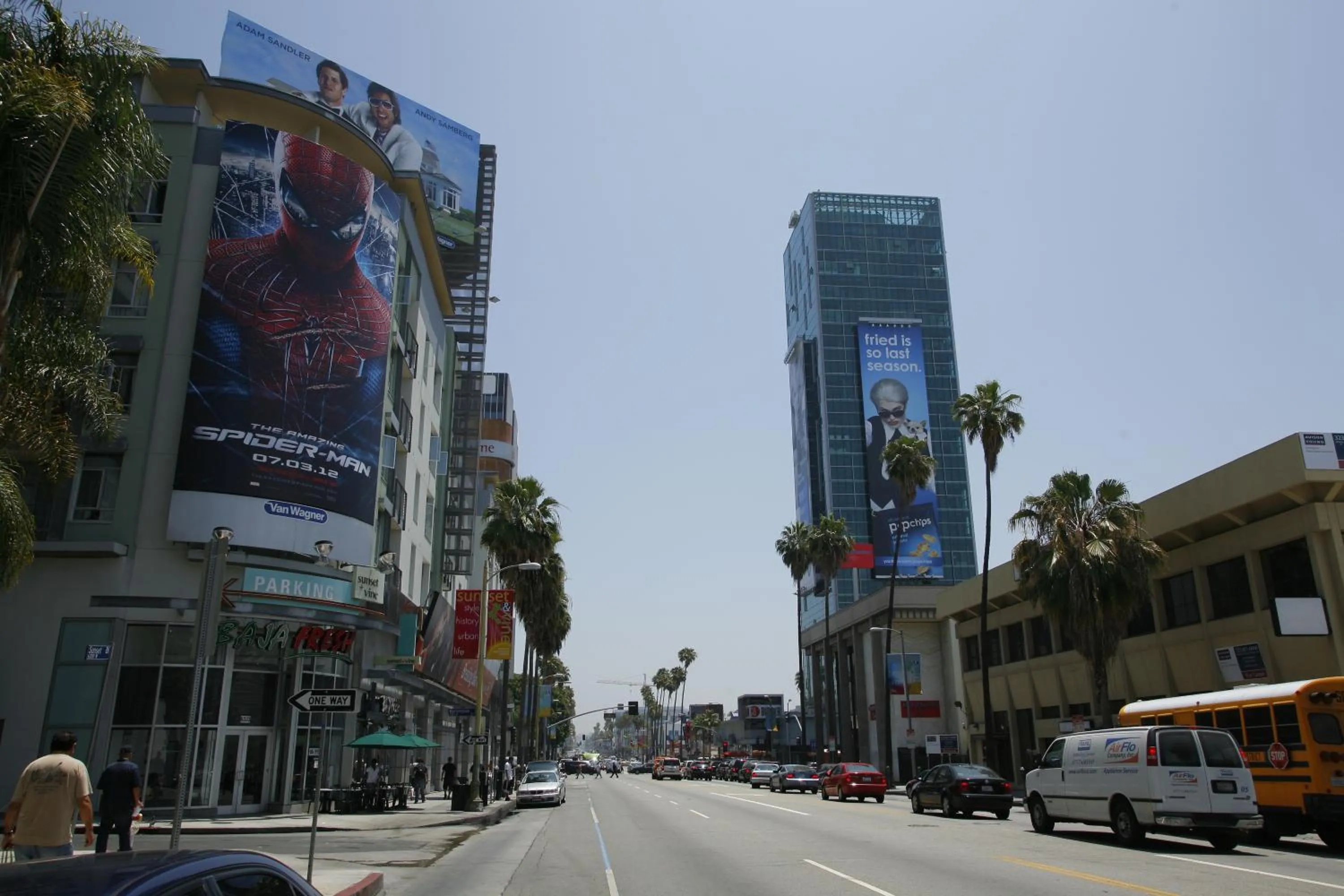 Area and facilities in Hollywood Guest Inn