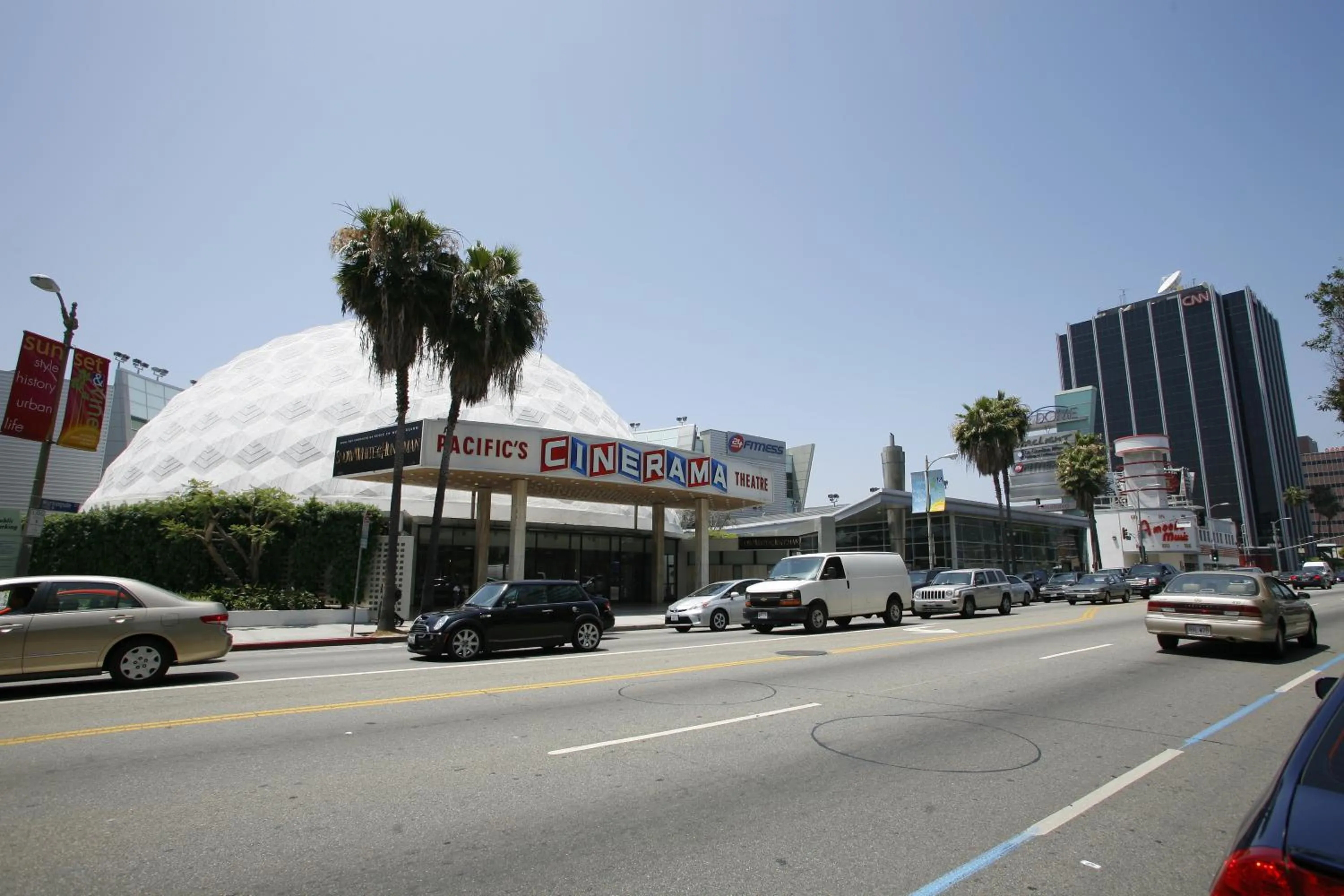 Area and facilities in Hollywood Guest Inn