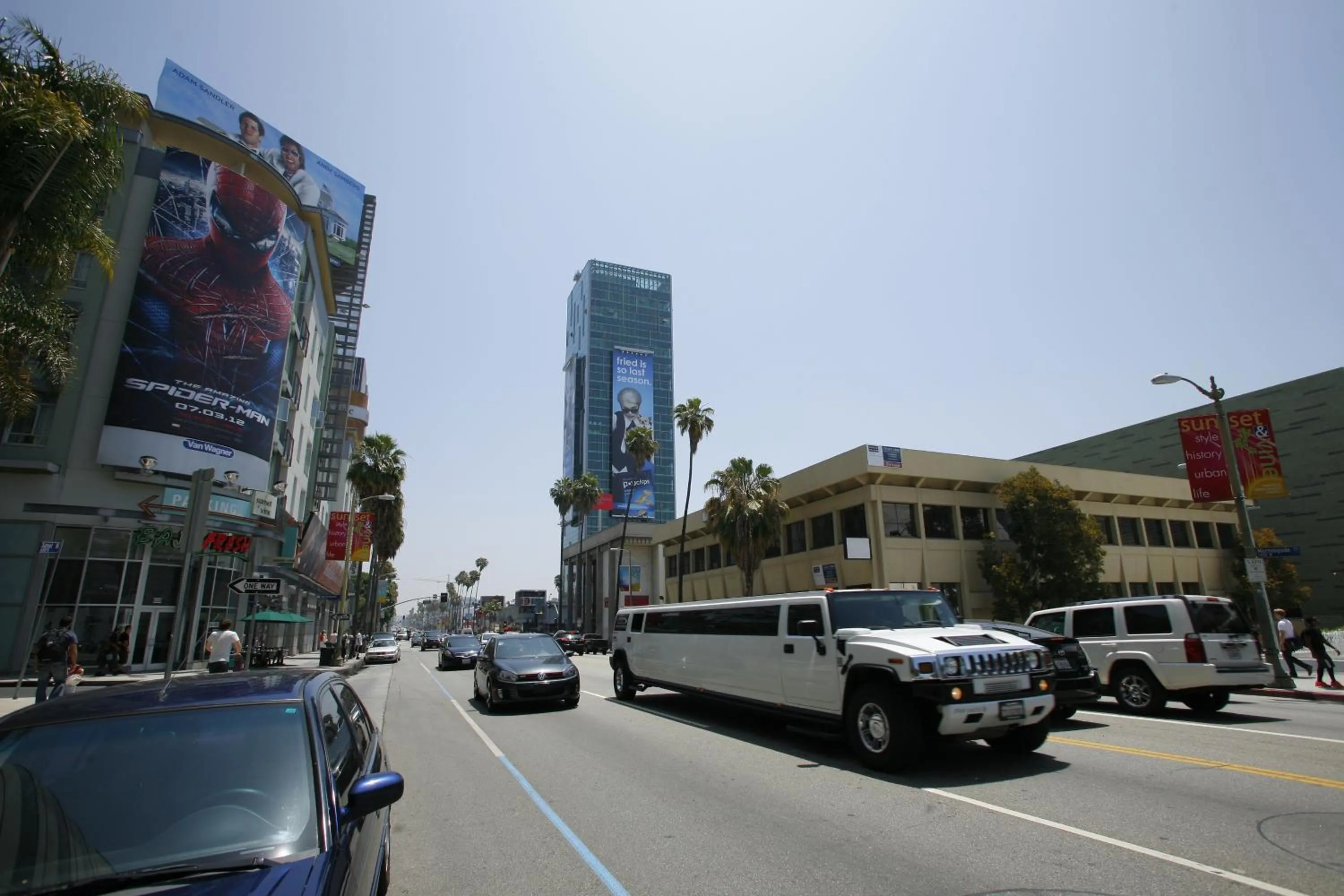 Area and facilities in Hollywood Guest Inn