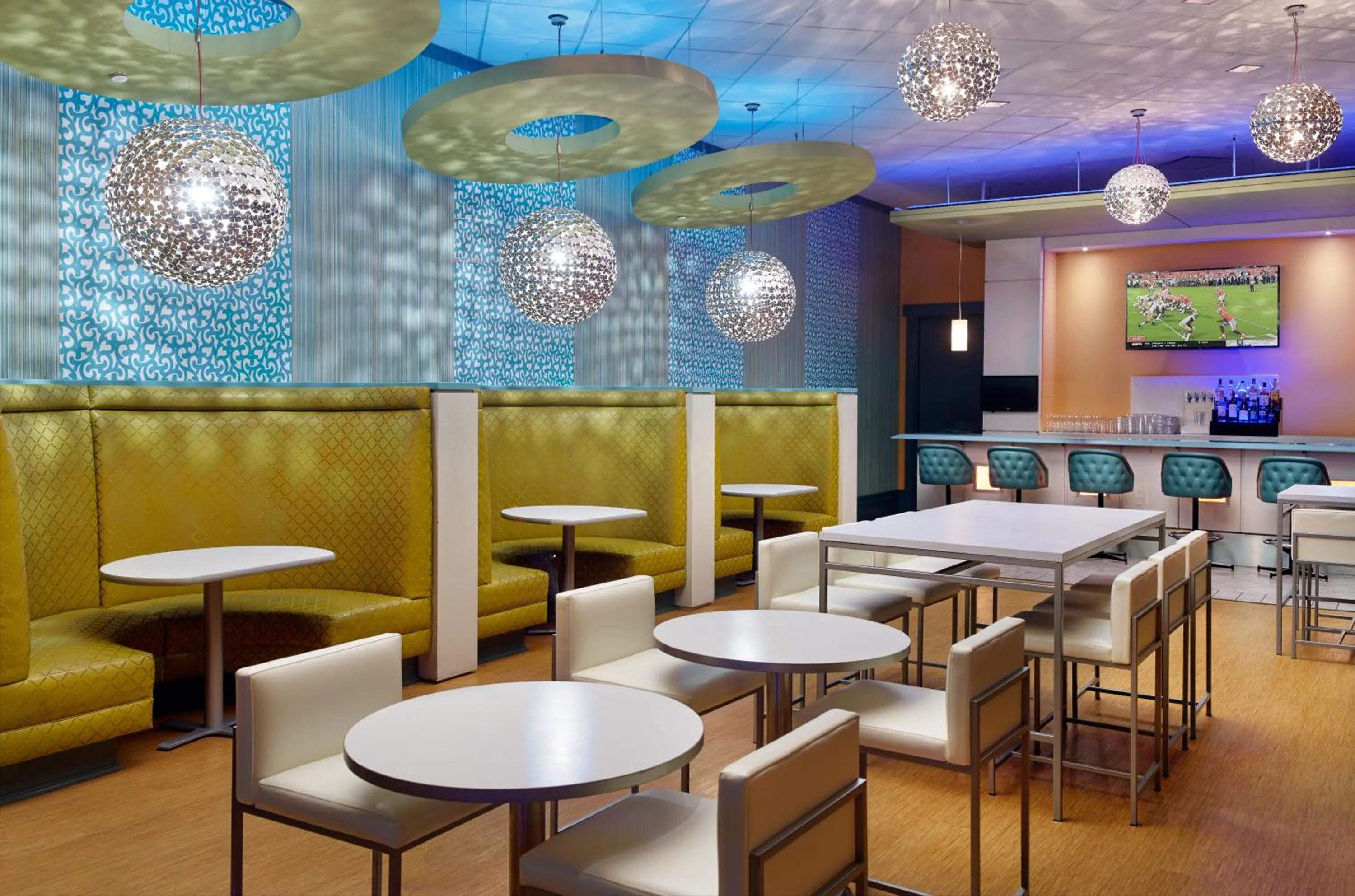 Lounge or bar in Emory Conference Center Hotel