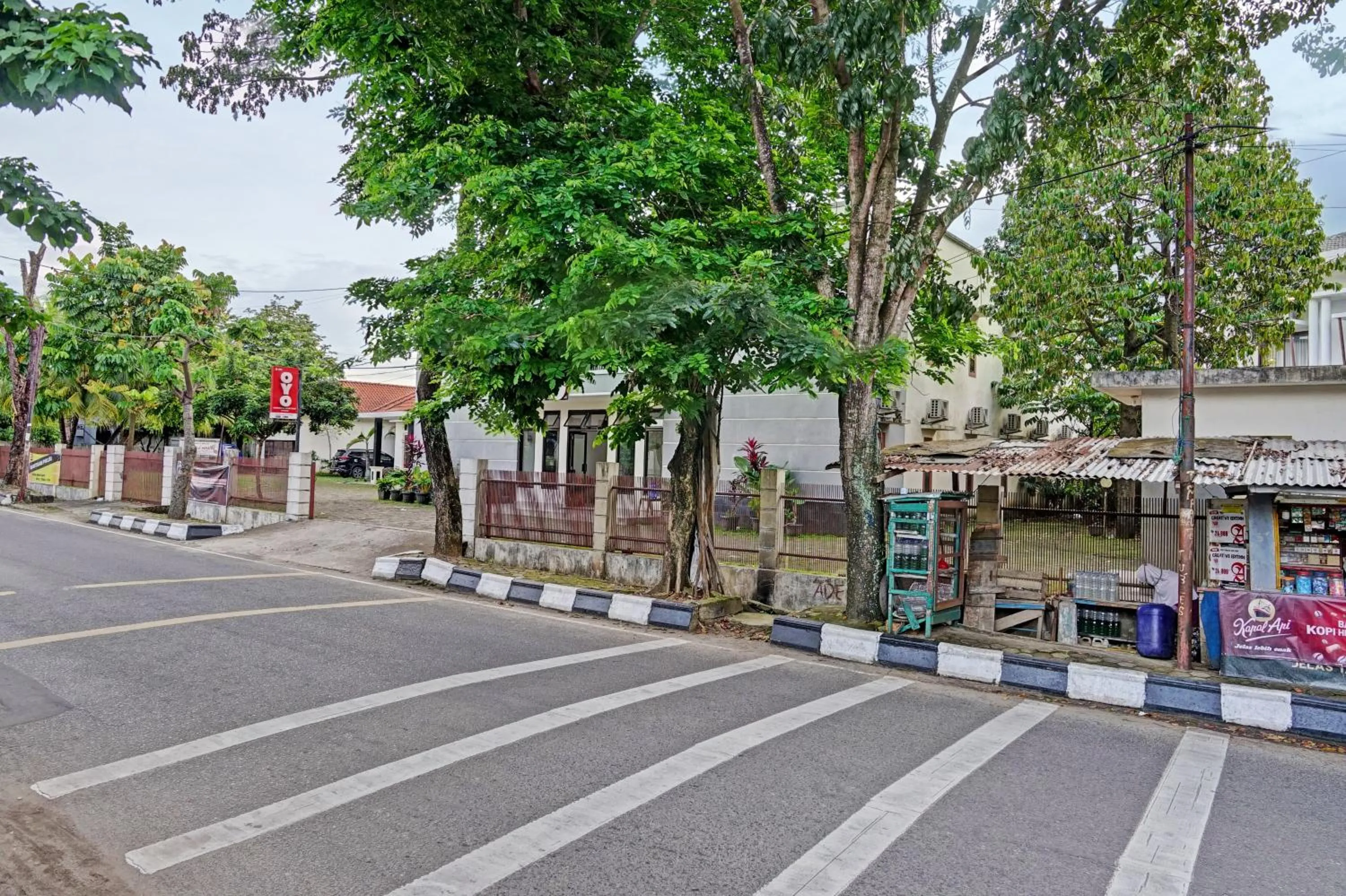 Facade/entrance in Hotel O Kambang Iwak Area Near Kambang Iwak Park Formerly Kerangga