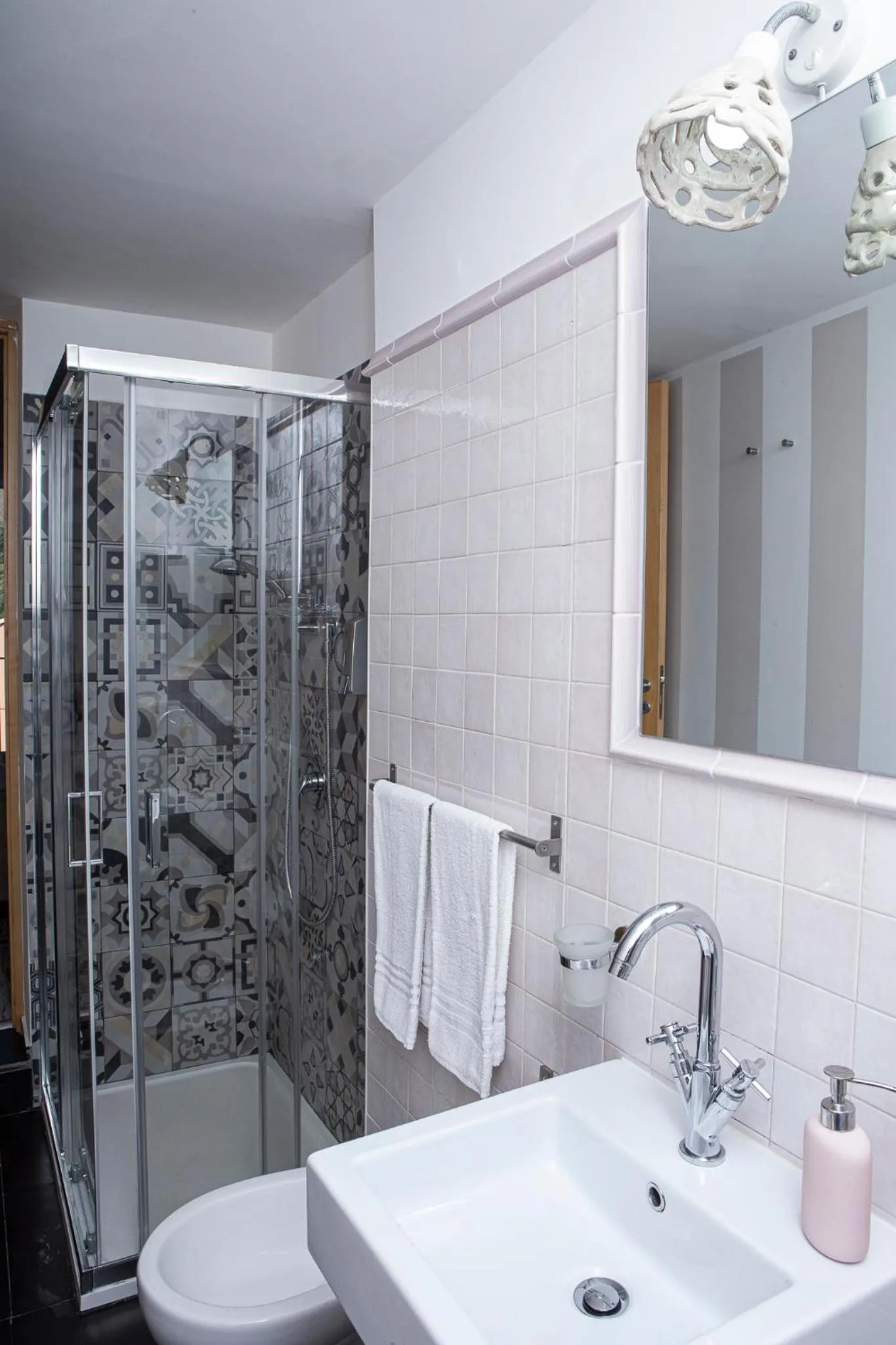 Shower in BnB Casa Rossa