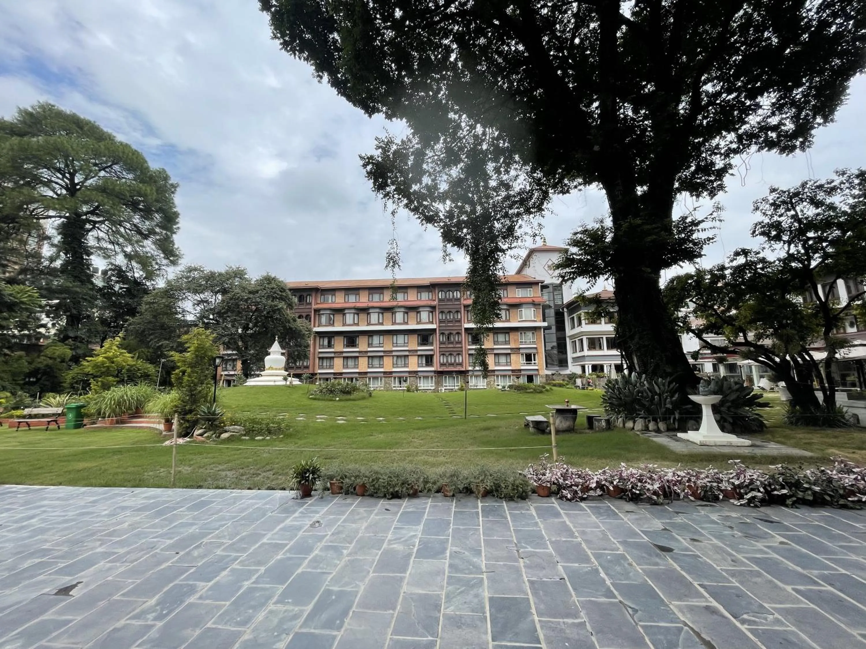 Garden in The Malla Hotel - Thamel, 2 km to Swayambhunath Temple
