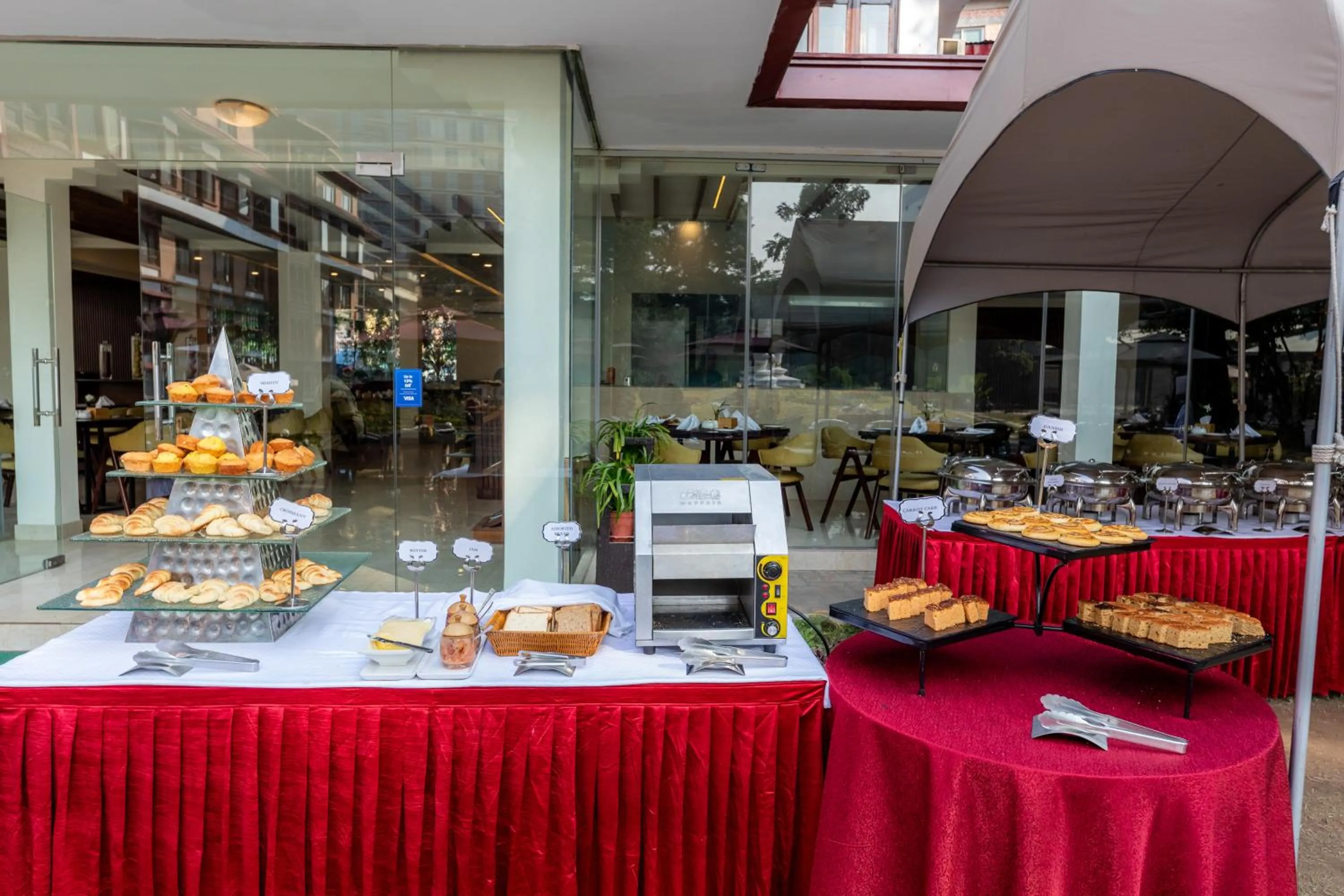 Breakfast in The Malla Hotel - Thamel, 2 km to Swayambhunath Temple